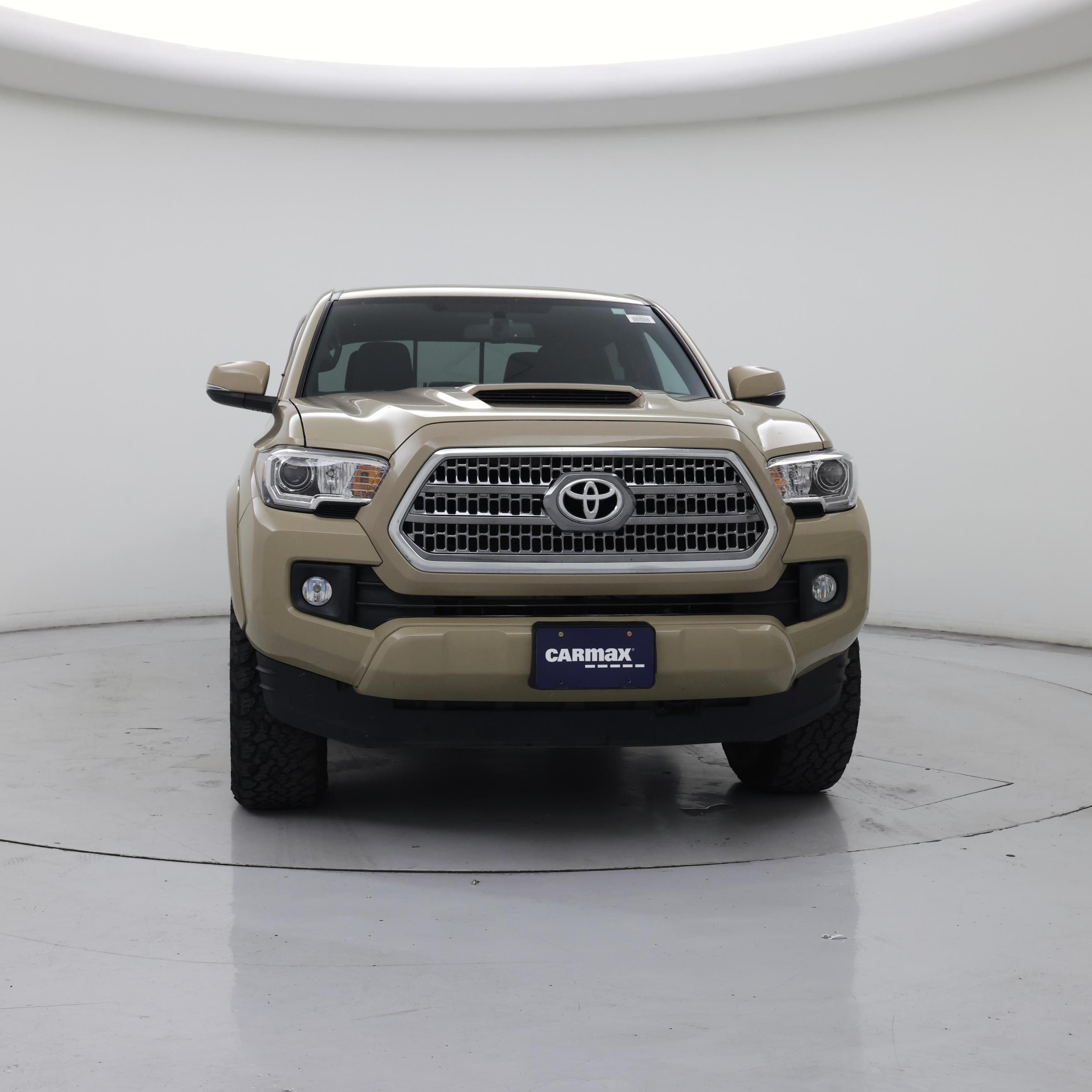 Thumbnail: 2017 Toyota Tacoma - 5