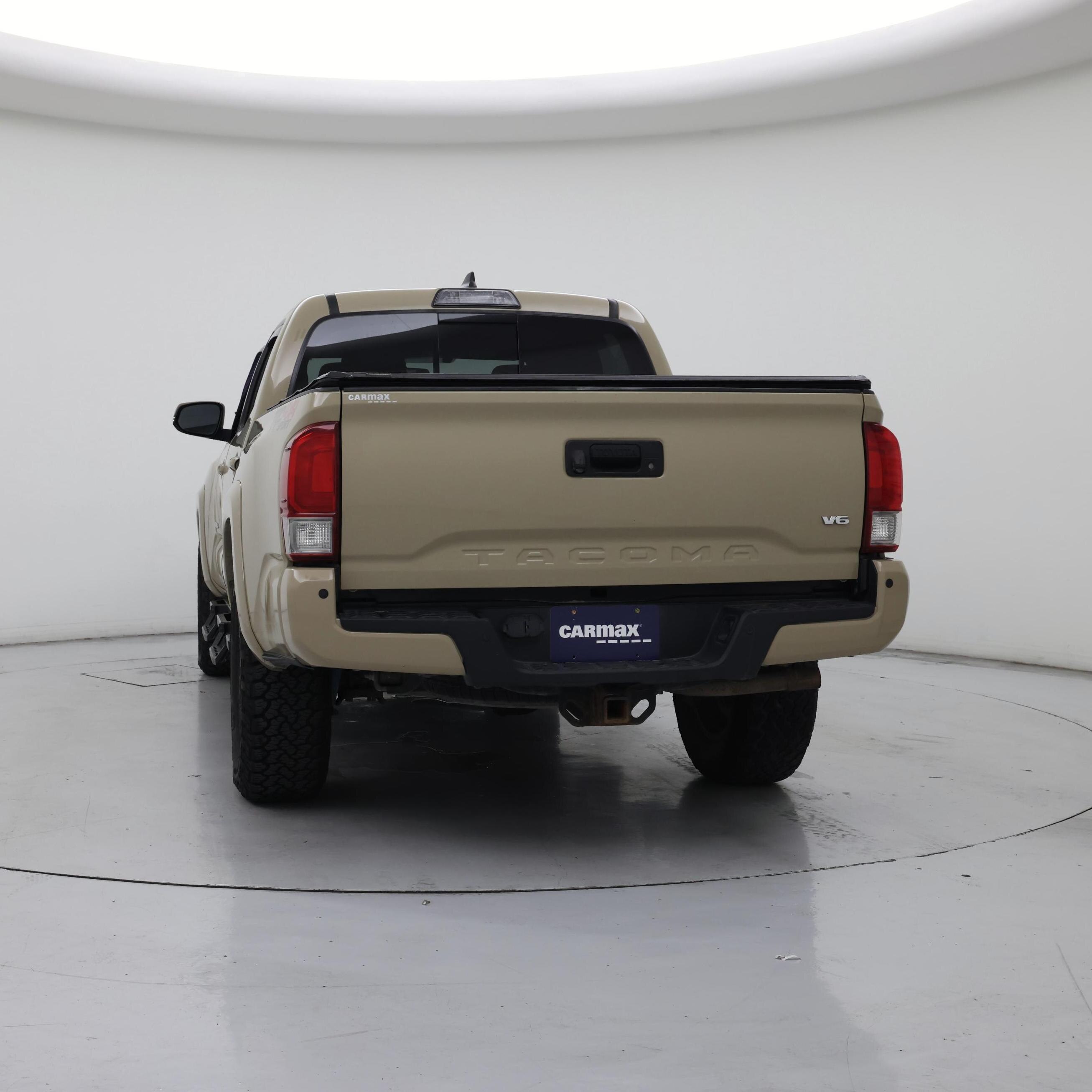 Thumbnail: 2017 Toyota Tacoma - 6