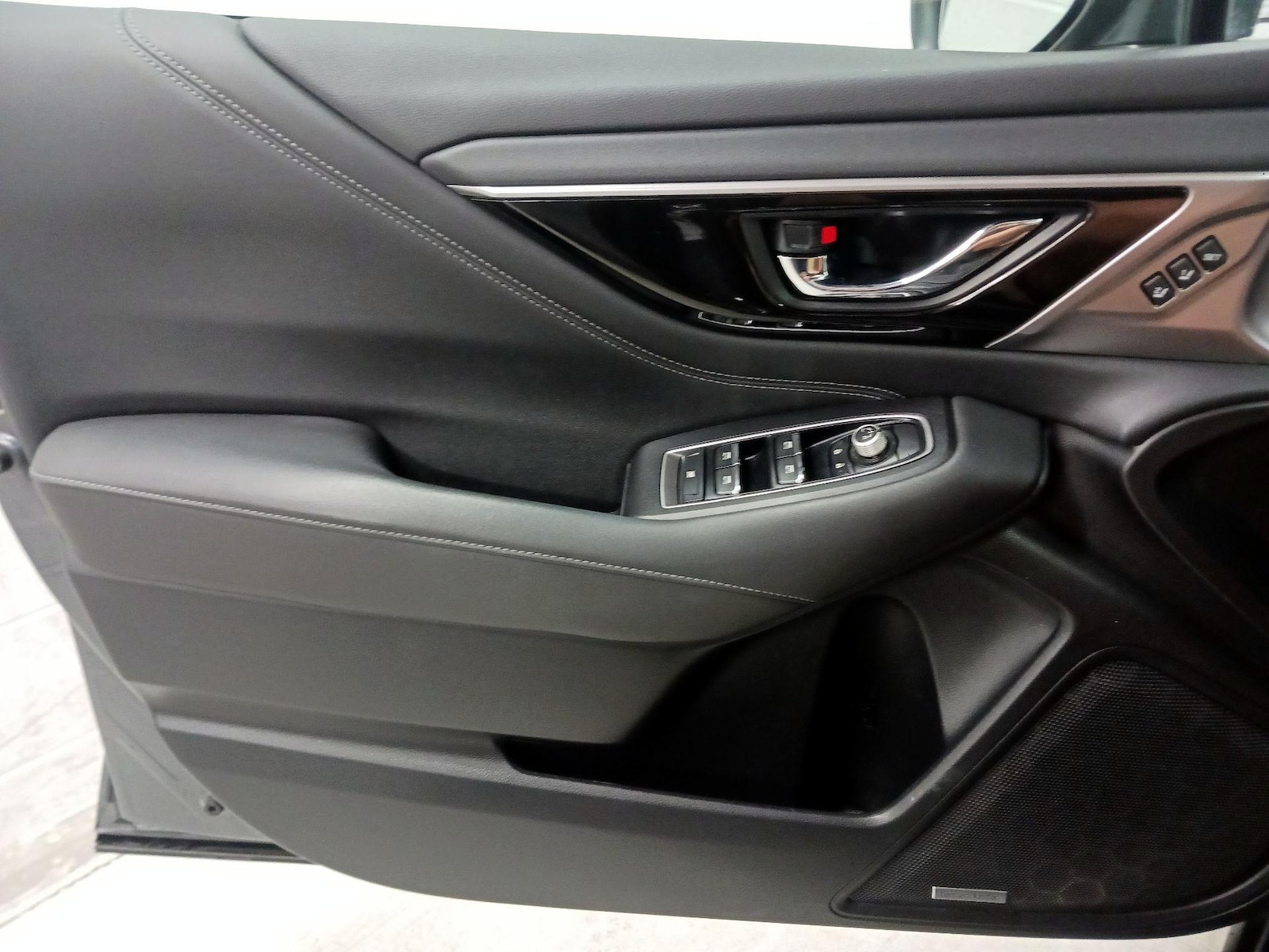 2021 Subaru Outback Limited - Photo 13