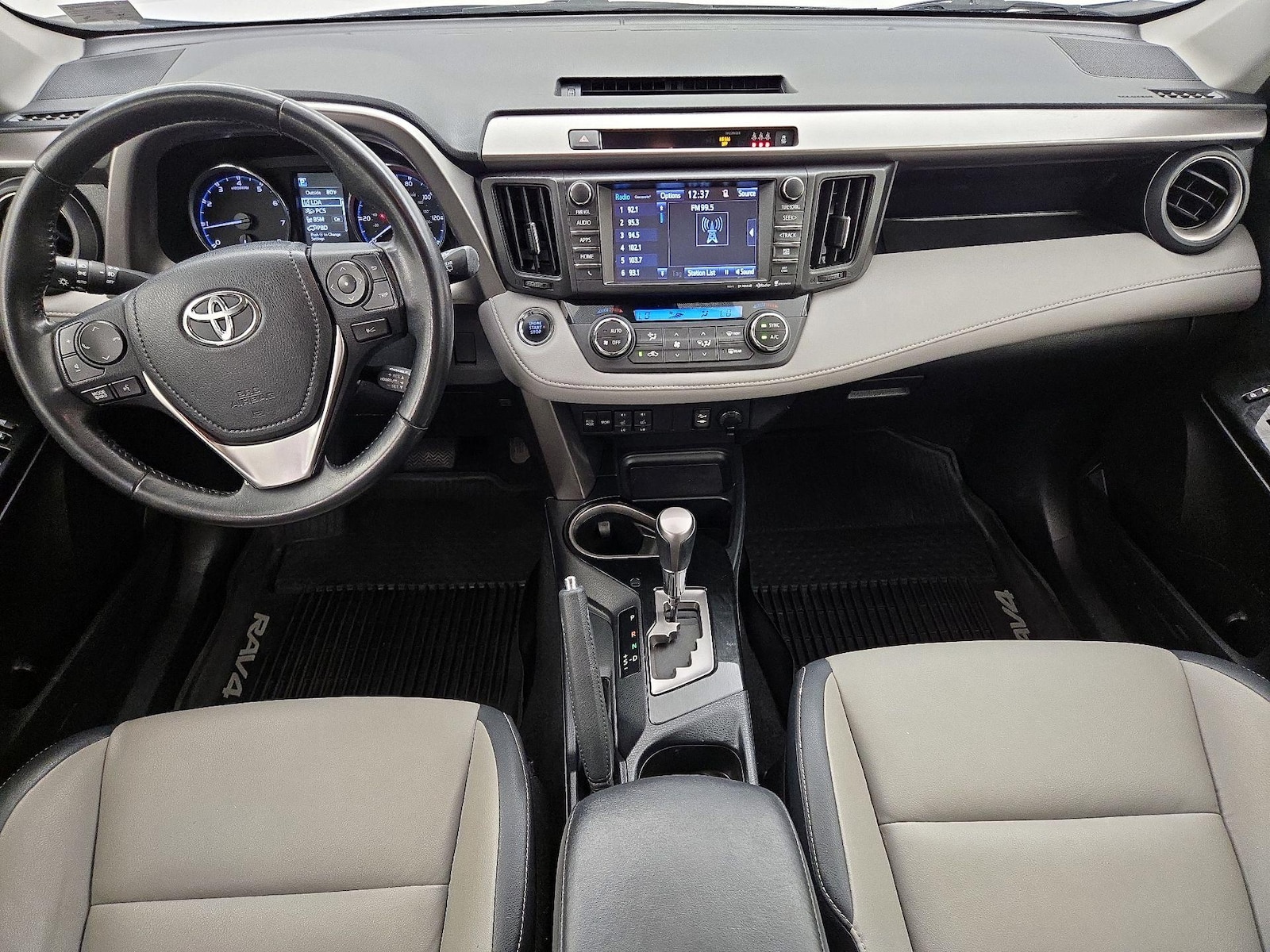 2018 Toyota RAV4 Limited - Photo 10