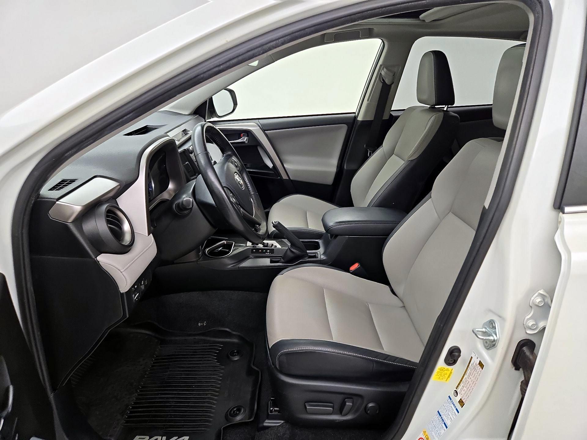 Thumbnail: 2018 Toyota RAV4 - 11