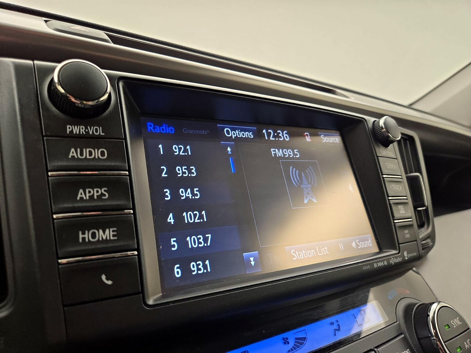 2018 Toyota RAV4 Limited - Photo 16