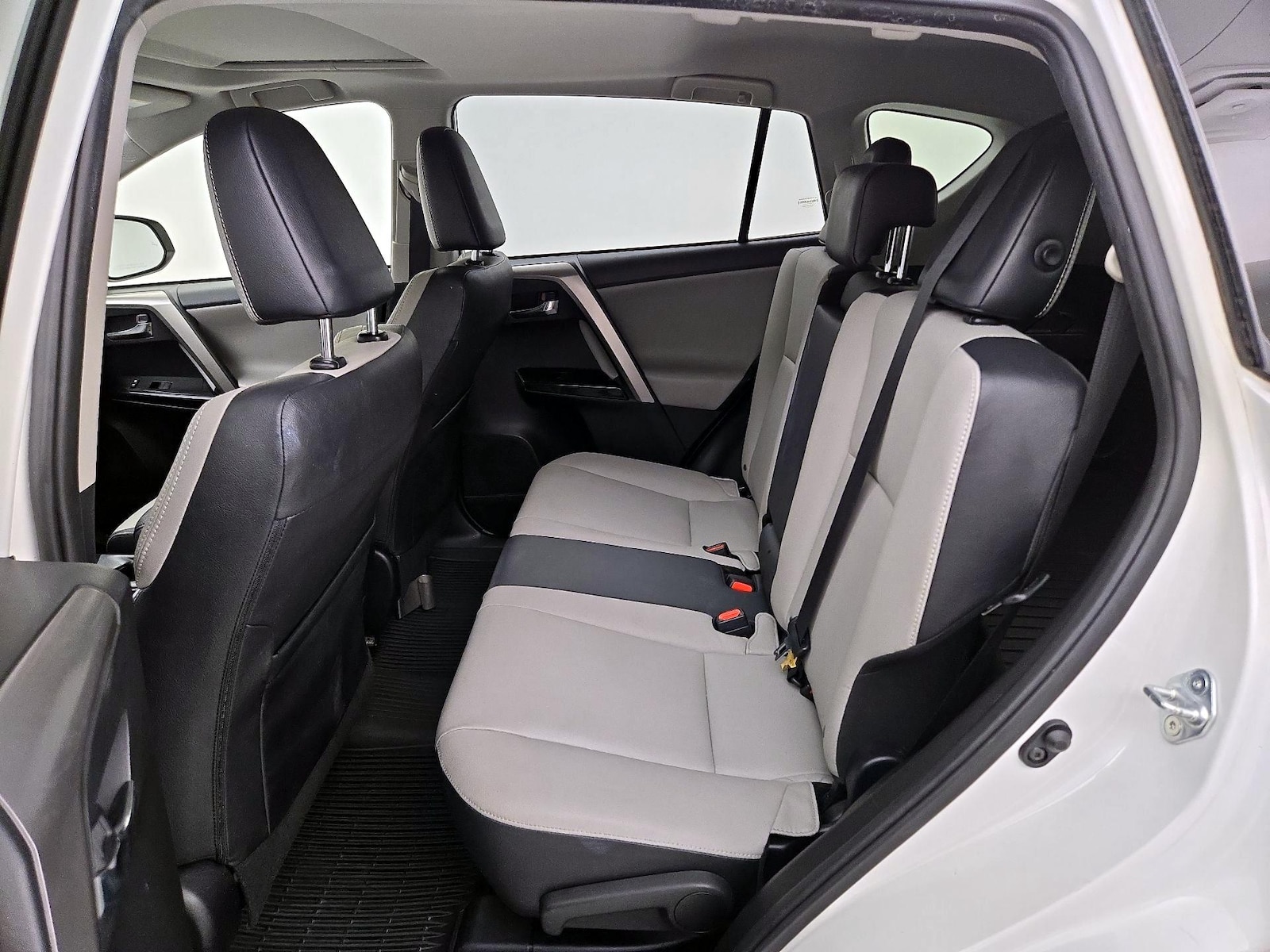 2018 Toyota RAV4 Limited - Photo 21