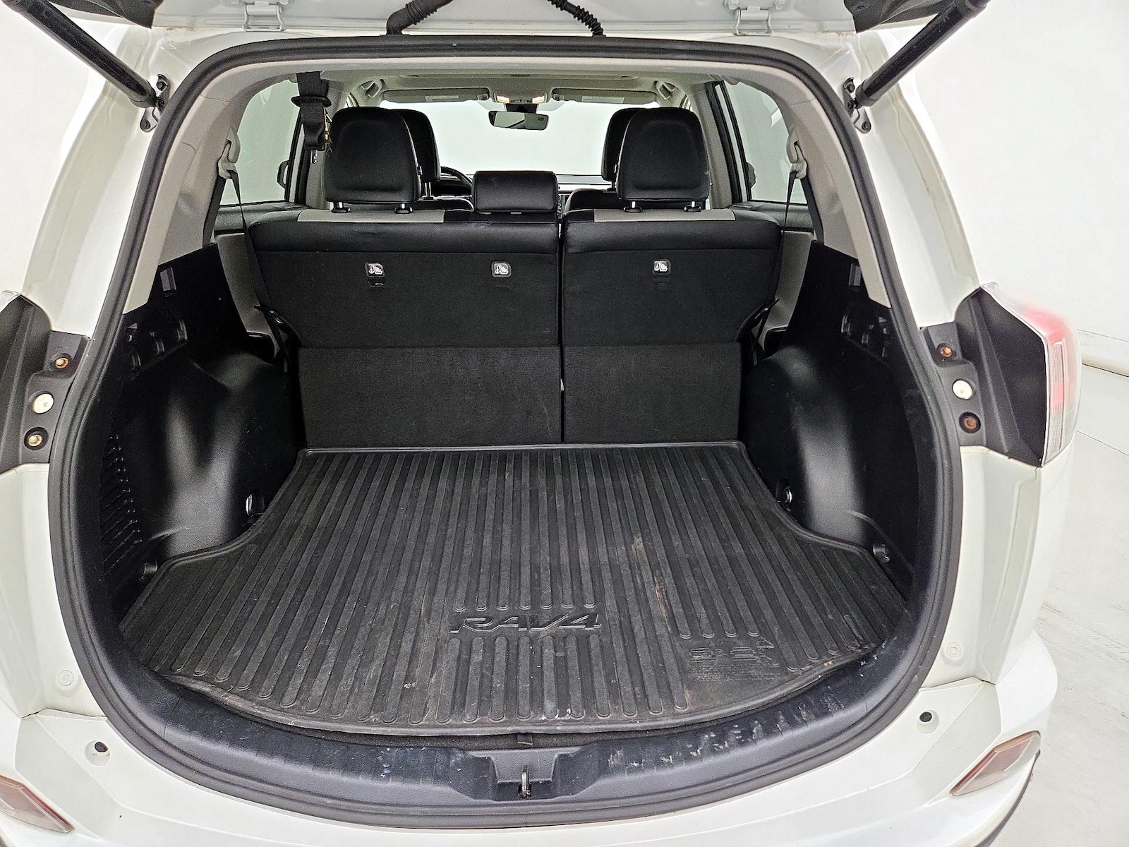 2018 Toyota RAV4 Limited - Photo 22