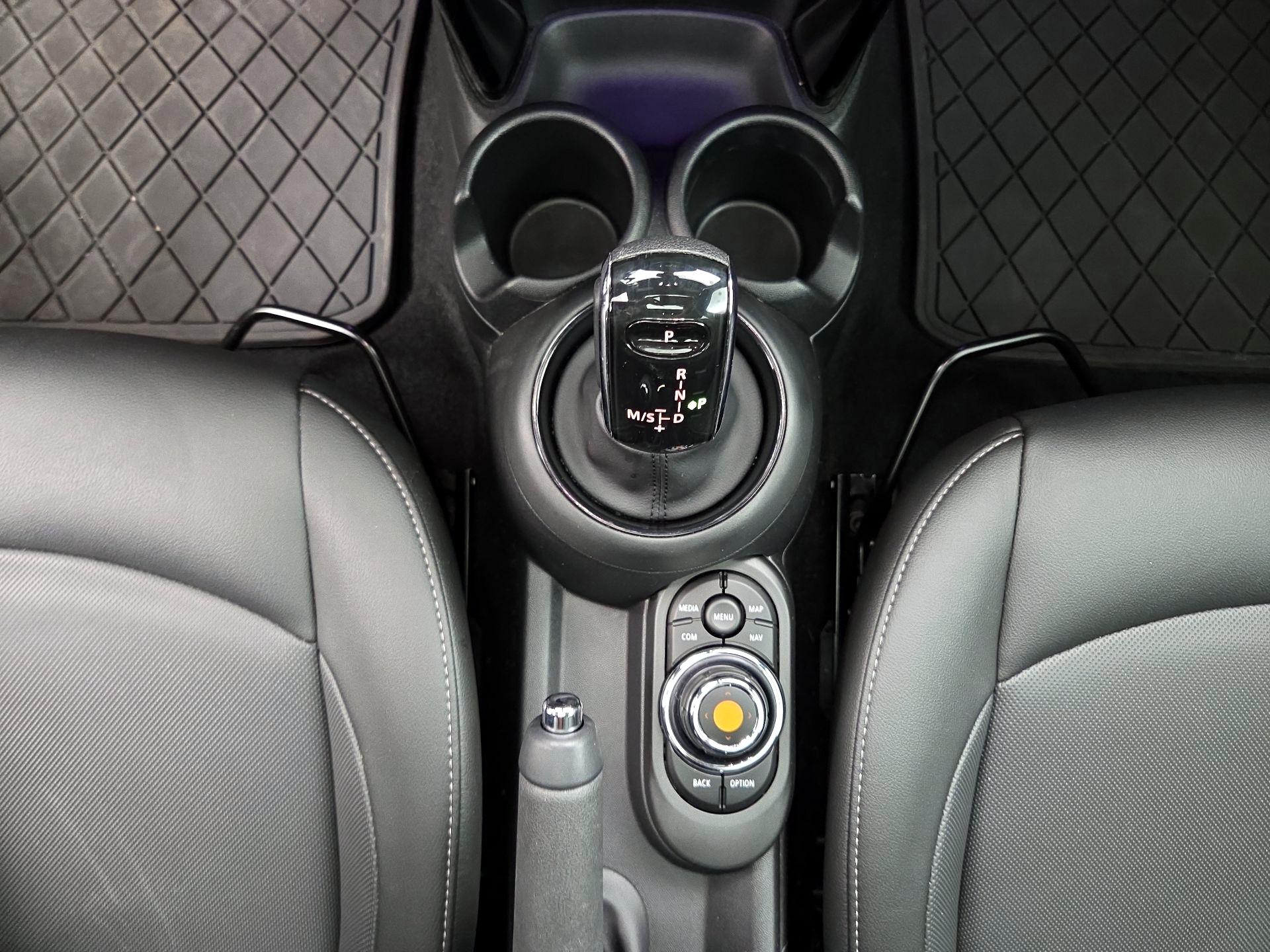 Thumbnail: 2020 MINI Cooper Hardtop - 18
