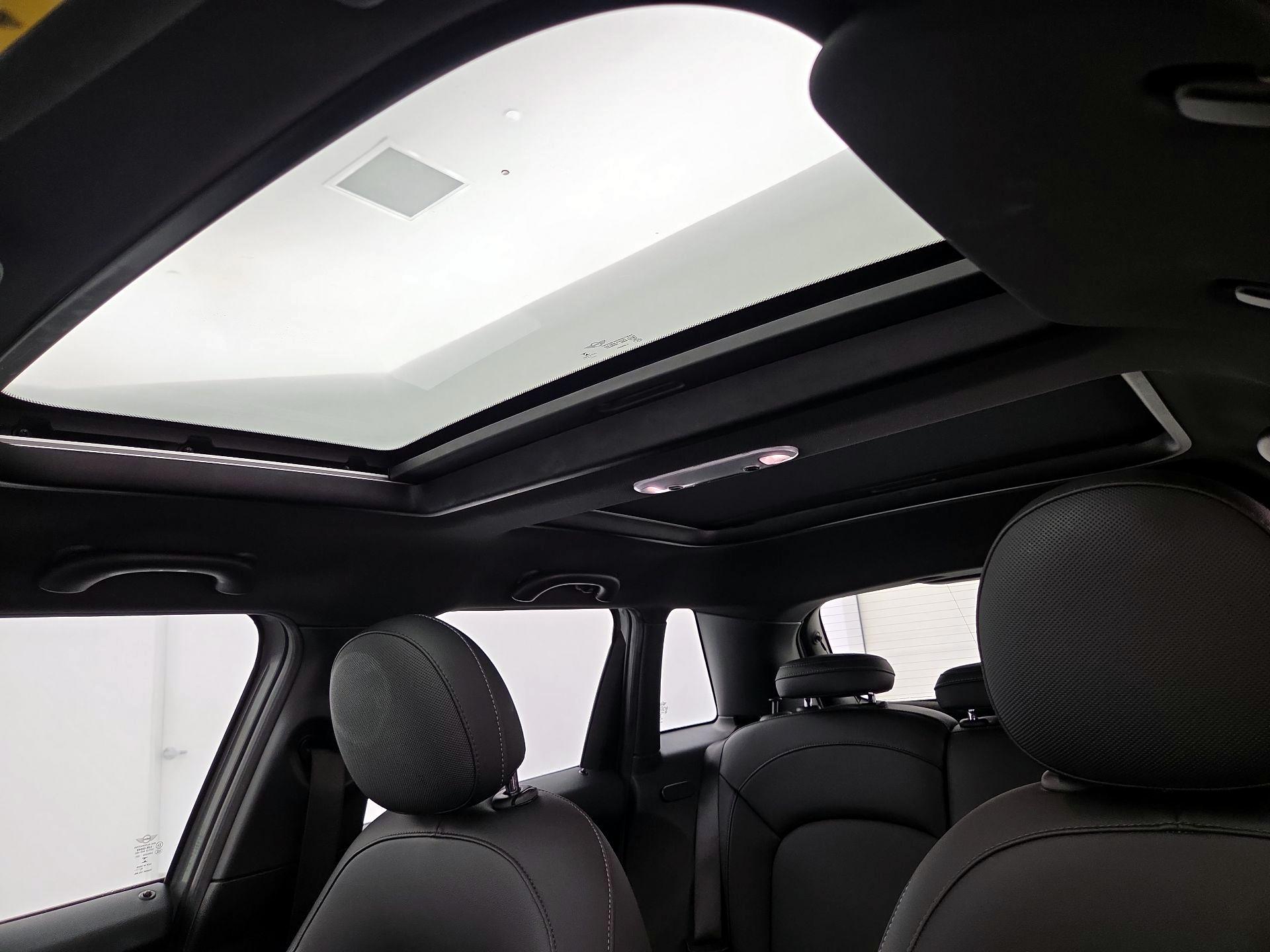 Thumbnail: 2020 MINI Cooper Hardtop - 20