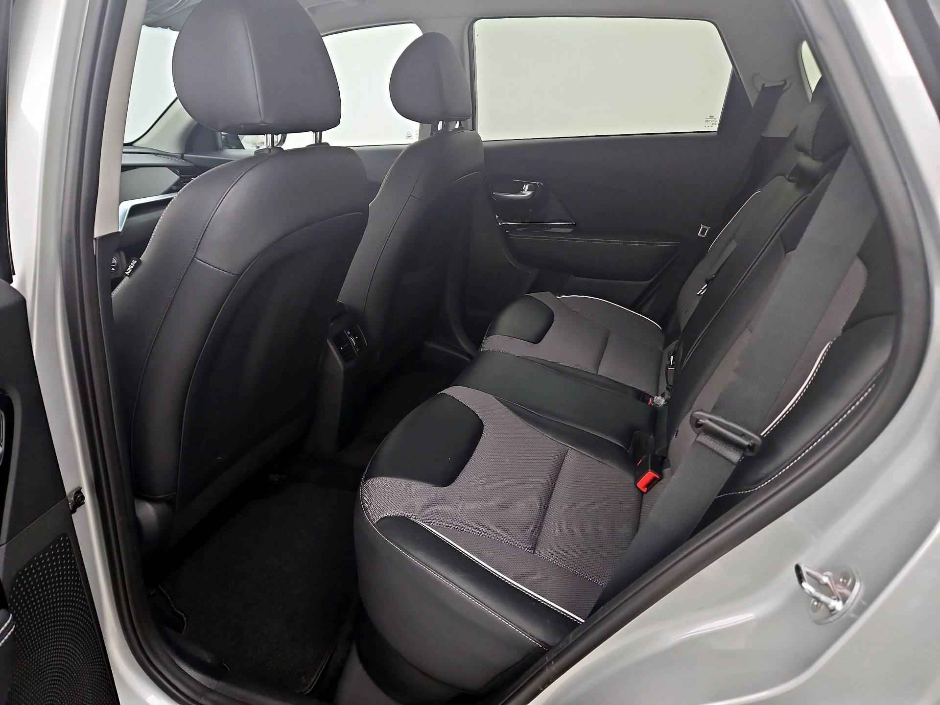 Thumbnail: 2020 Kia Niro - 19