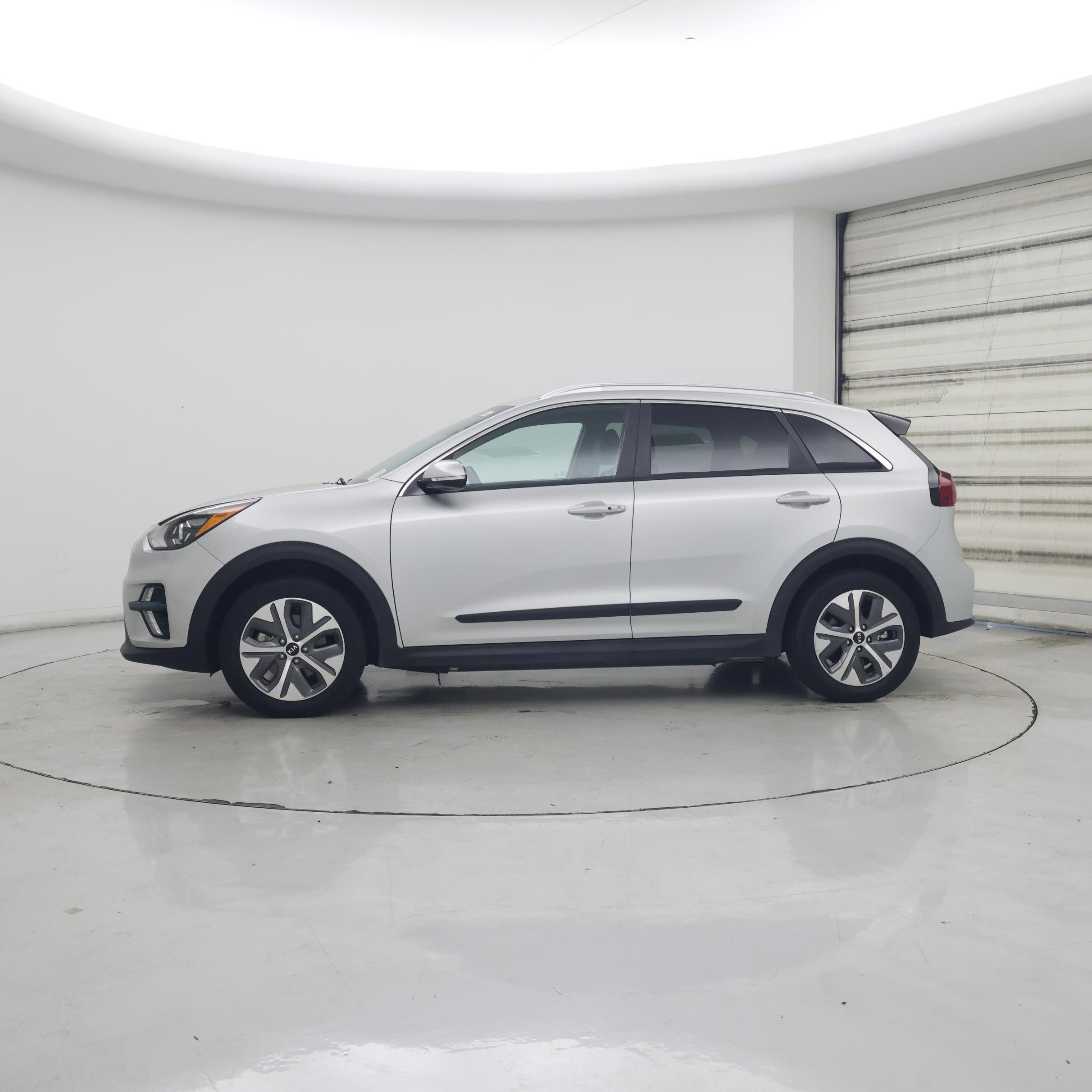 Thumbnail: 2020 Kia Niro - 3