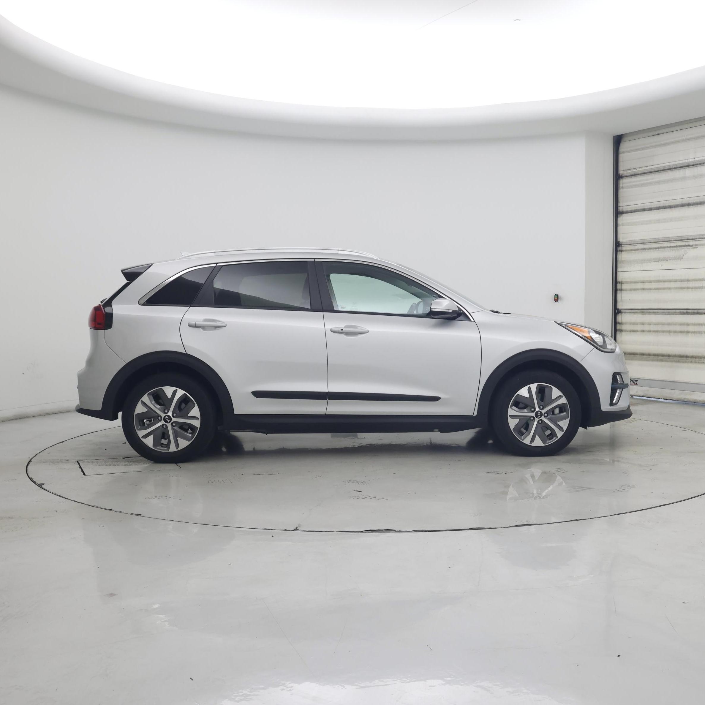Thumbnail: 2020 Kia Niro - 7