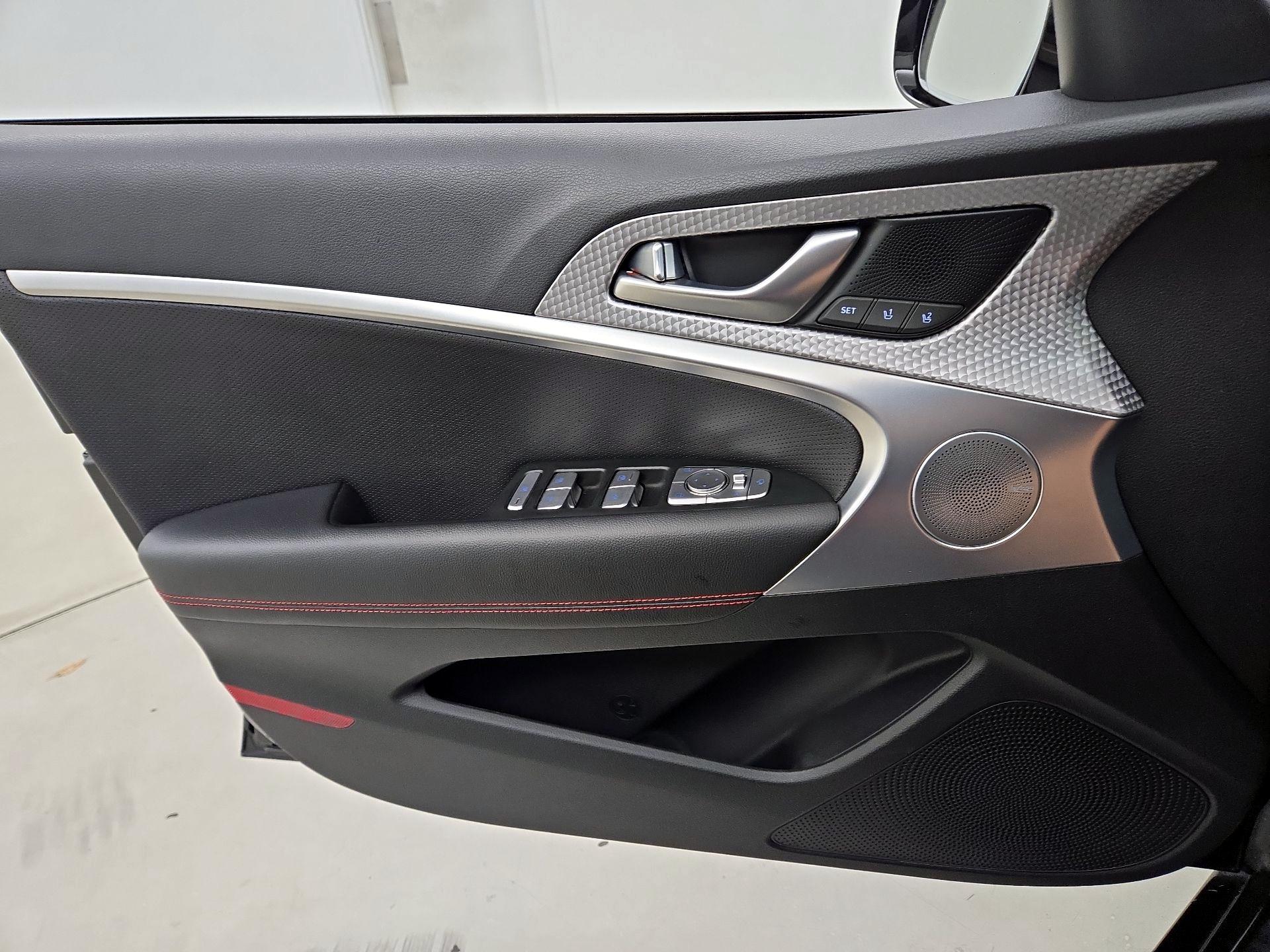 Thumbnail: 2023 Genesis G70 - 12