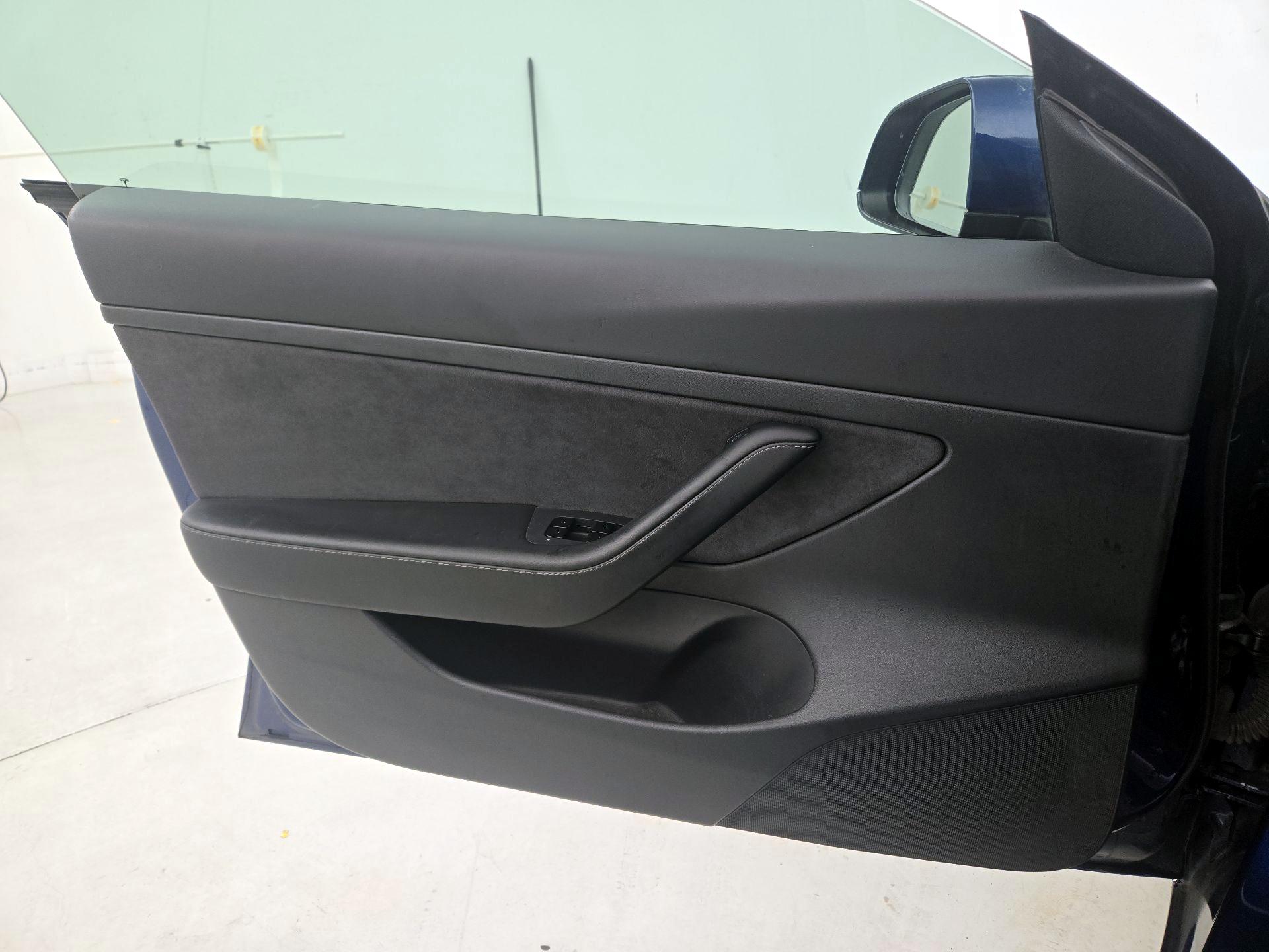 Thumbnail: 2021 Tesla Model 3 - 12