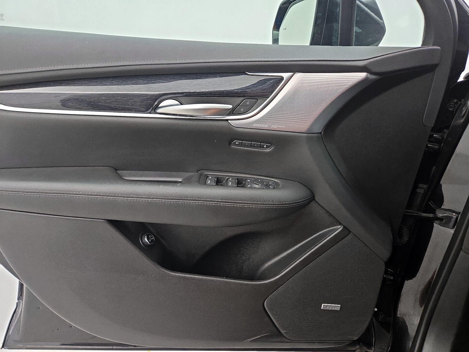 Thumbnail: 2023 Cadillac XT5 - 12