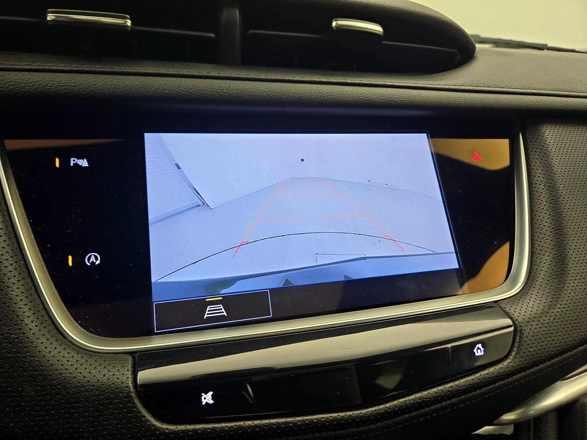 Thumbnail: 2023 Cadillac XT5 - 15