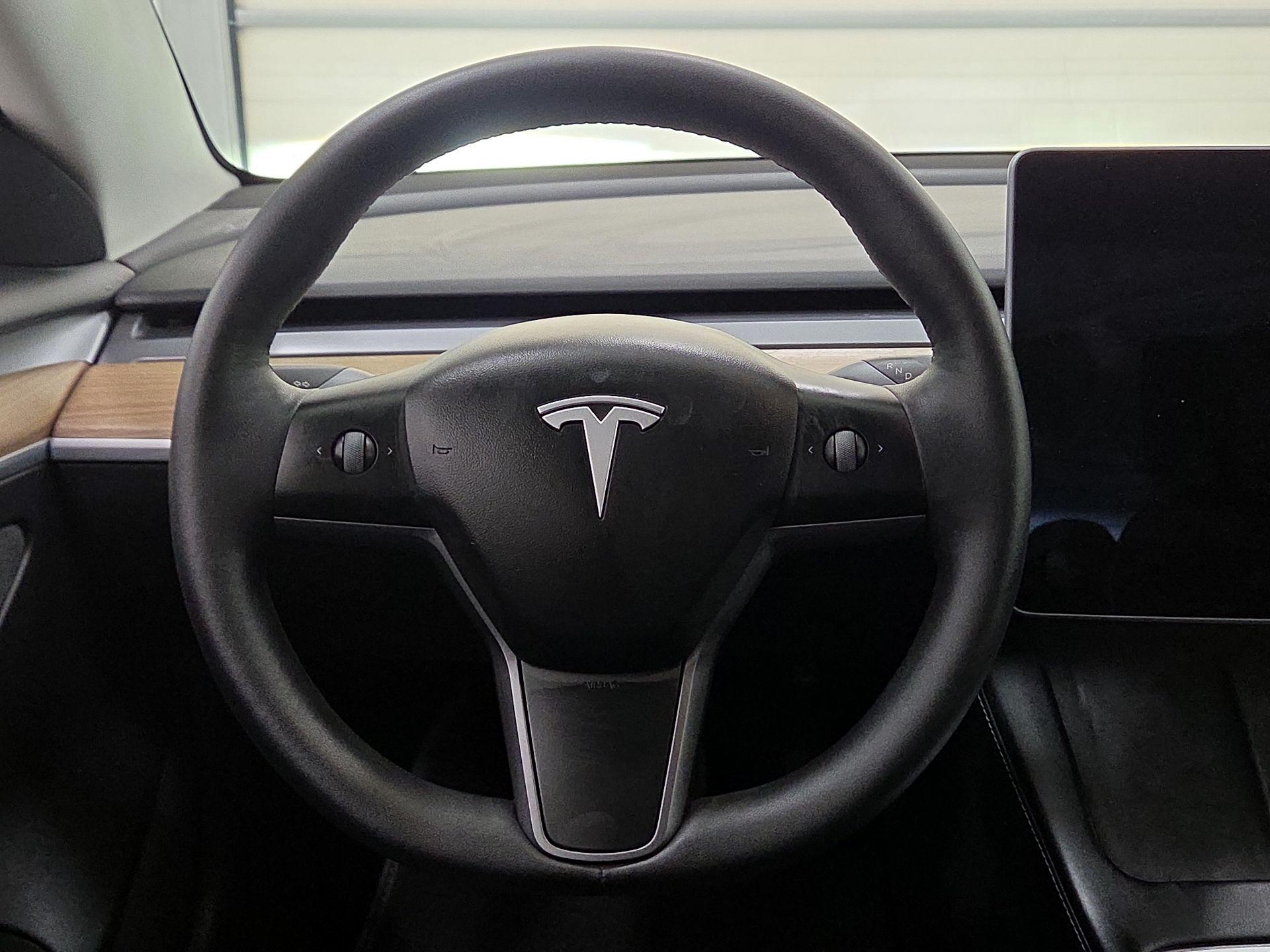 Thumbnail: 2021 Tesla Model 3 - 10