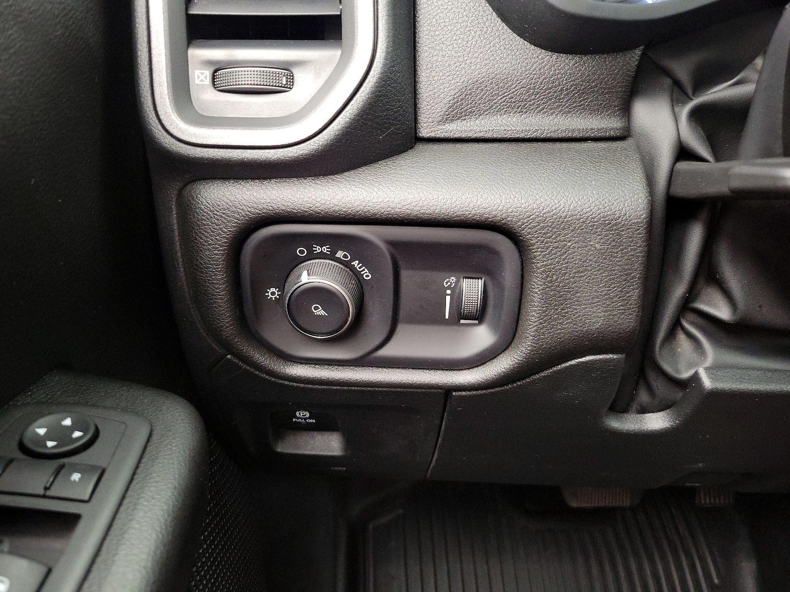 2024 RAM Ram 1500 Pickup Tradesman - Photo 14