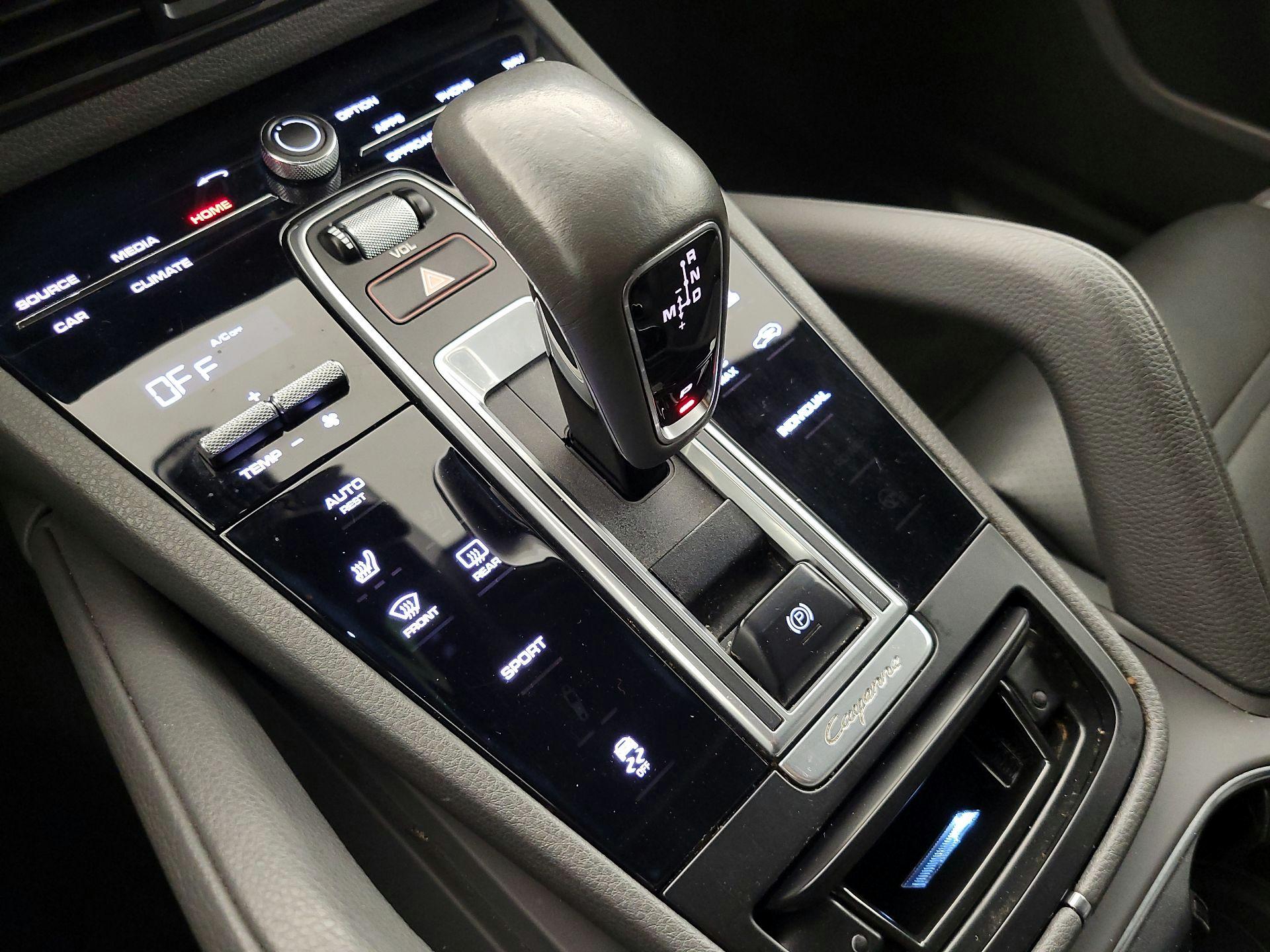 Thumbnail: 2019 Porsche Cayenne - 18