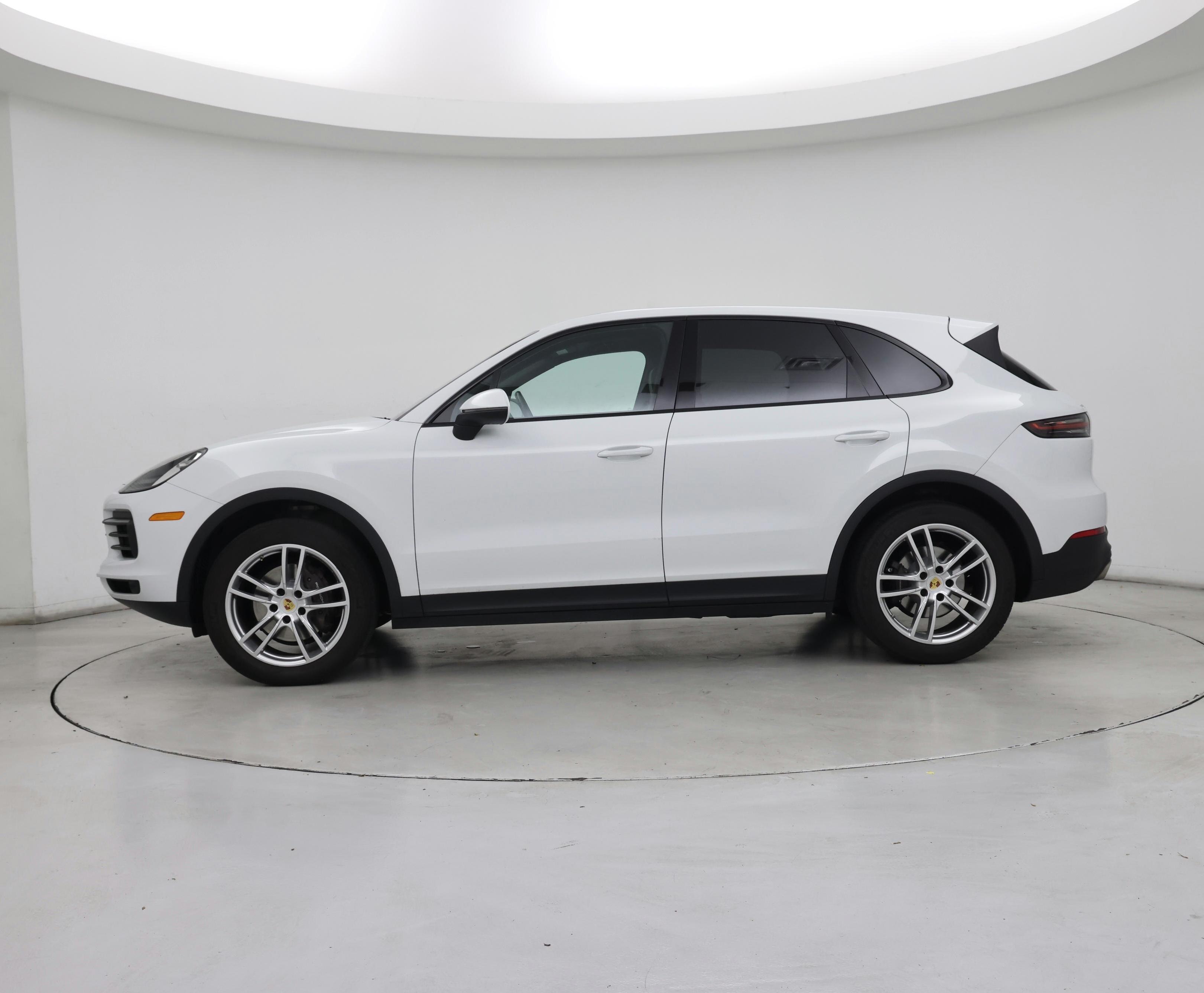 Thumbnail: 2019 Porsche Cayenne - 3