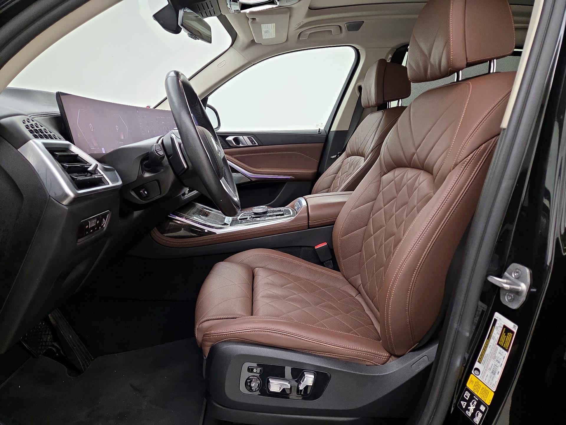 Thumbnail: 2023 BMW X7 - 11