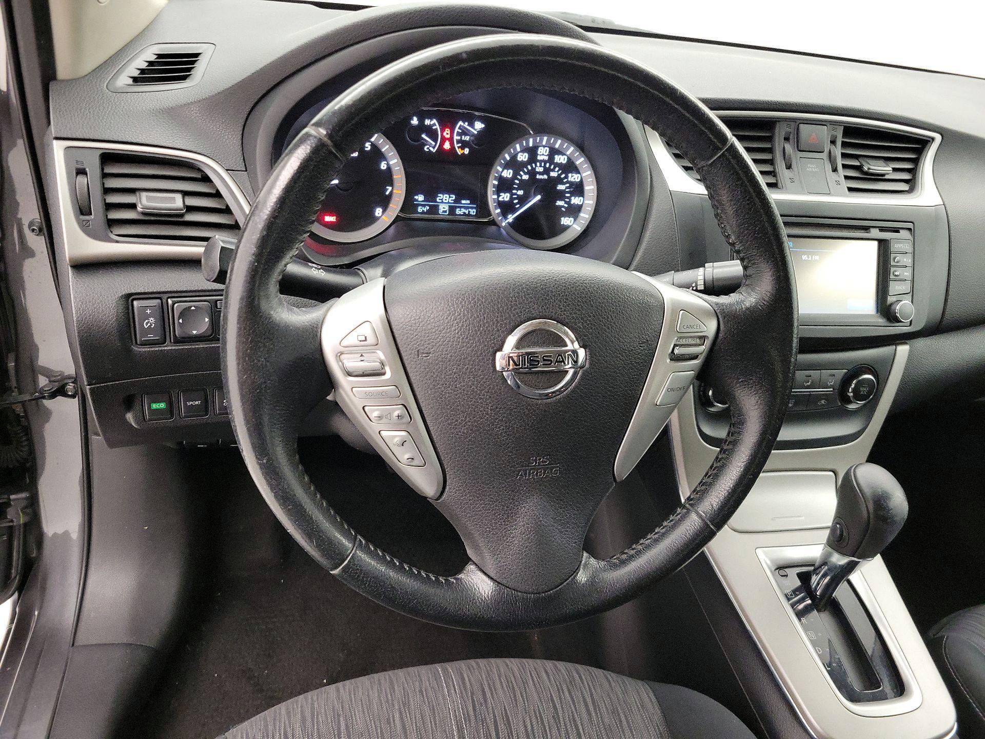 Thumbnail: 2015 Nissan Sentra - 10