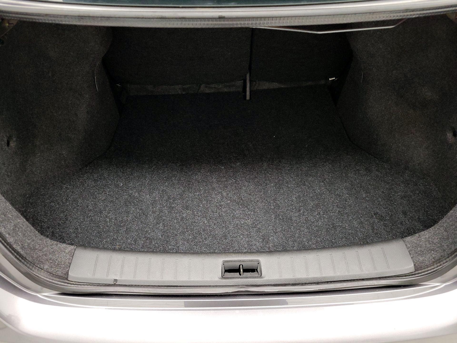 Thumbnail: 2015 Nissan Sentra - 20