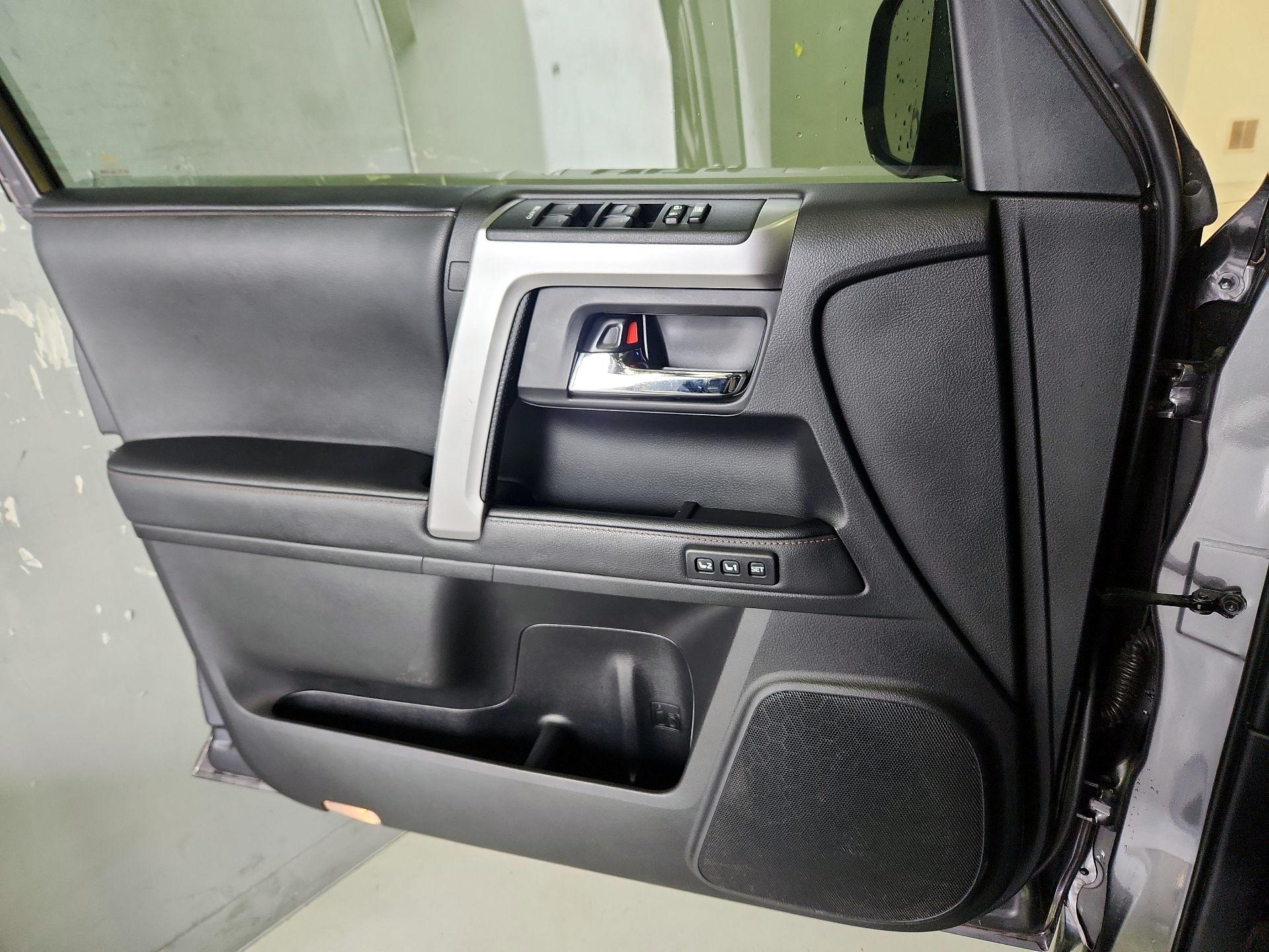 Thumbnail: 2020 Toyota 4Runner - 12