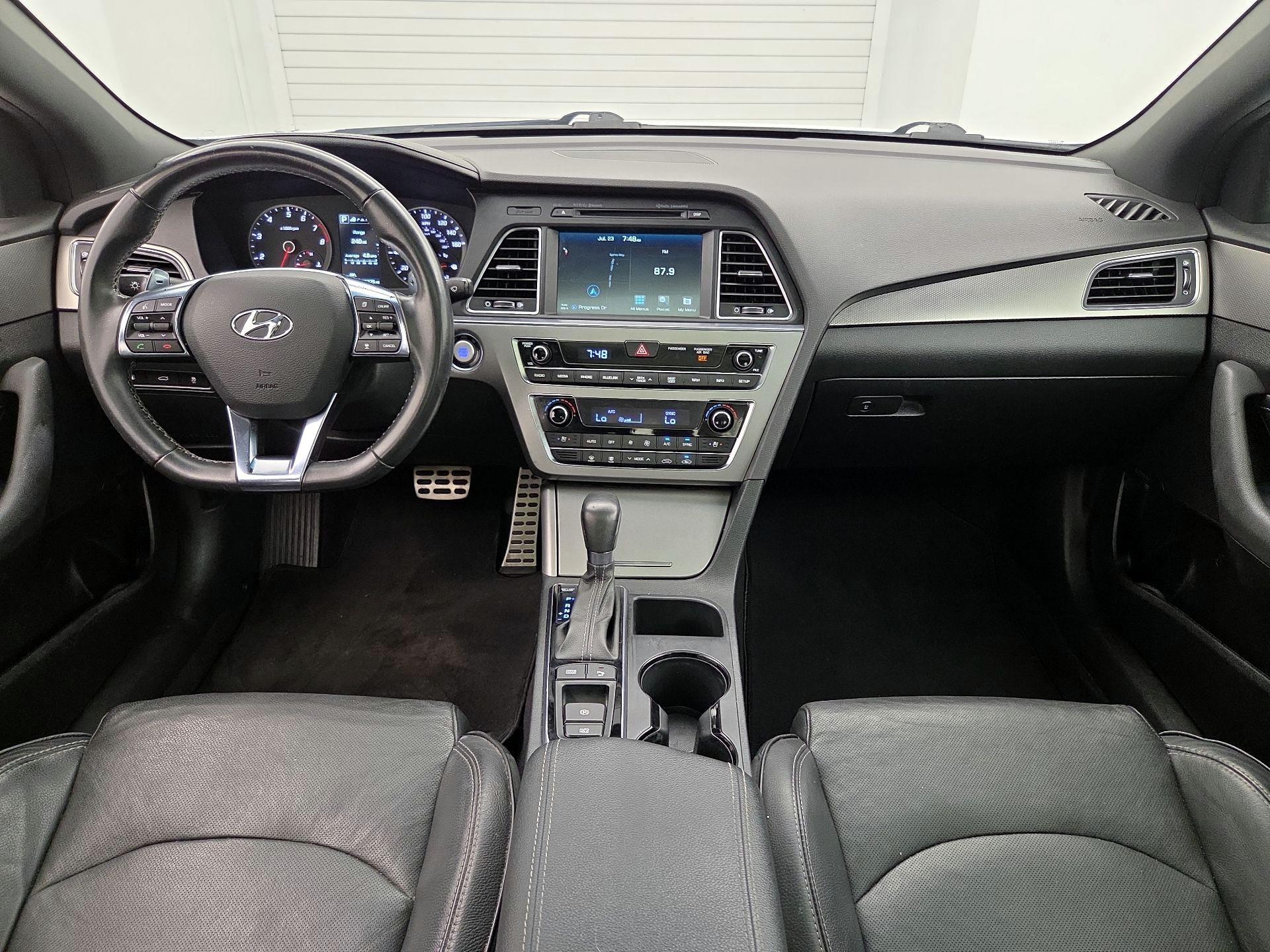 Thumbnail: 2017 Hyundai Sonata - 9