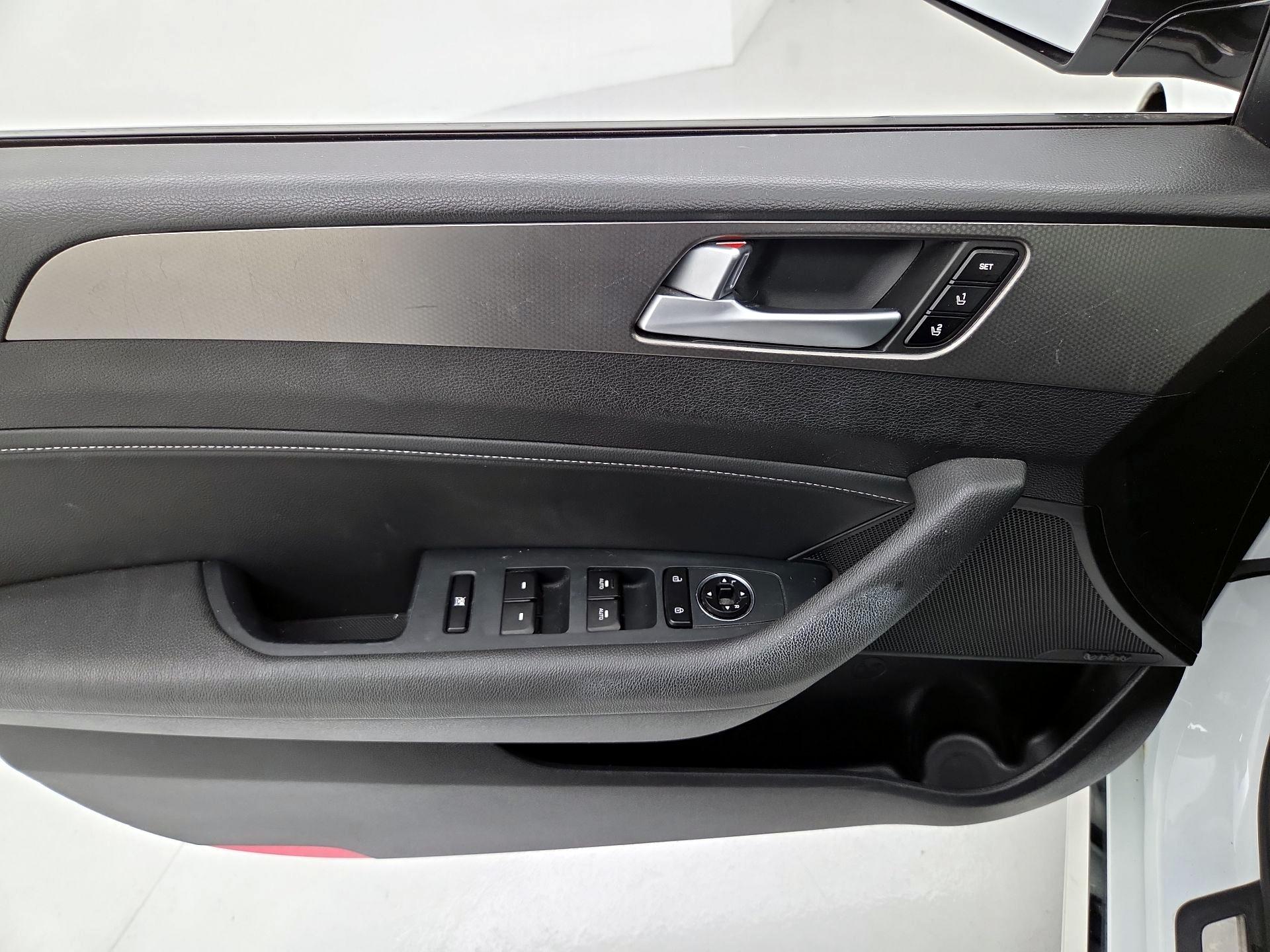 Thumbnail: 2017 Hyundai Sonata - 12