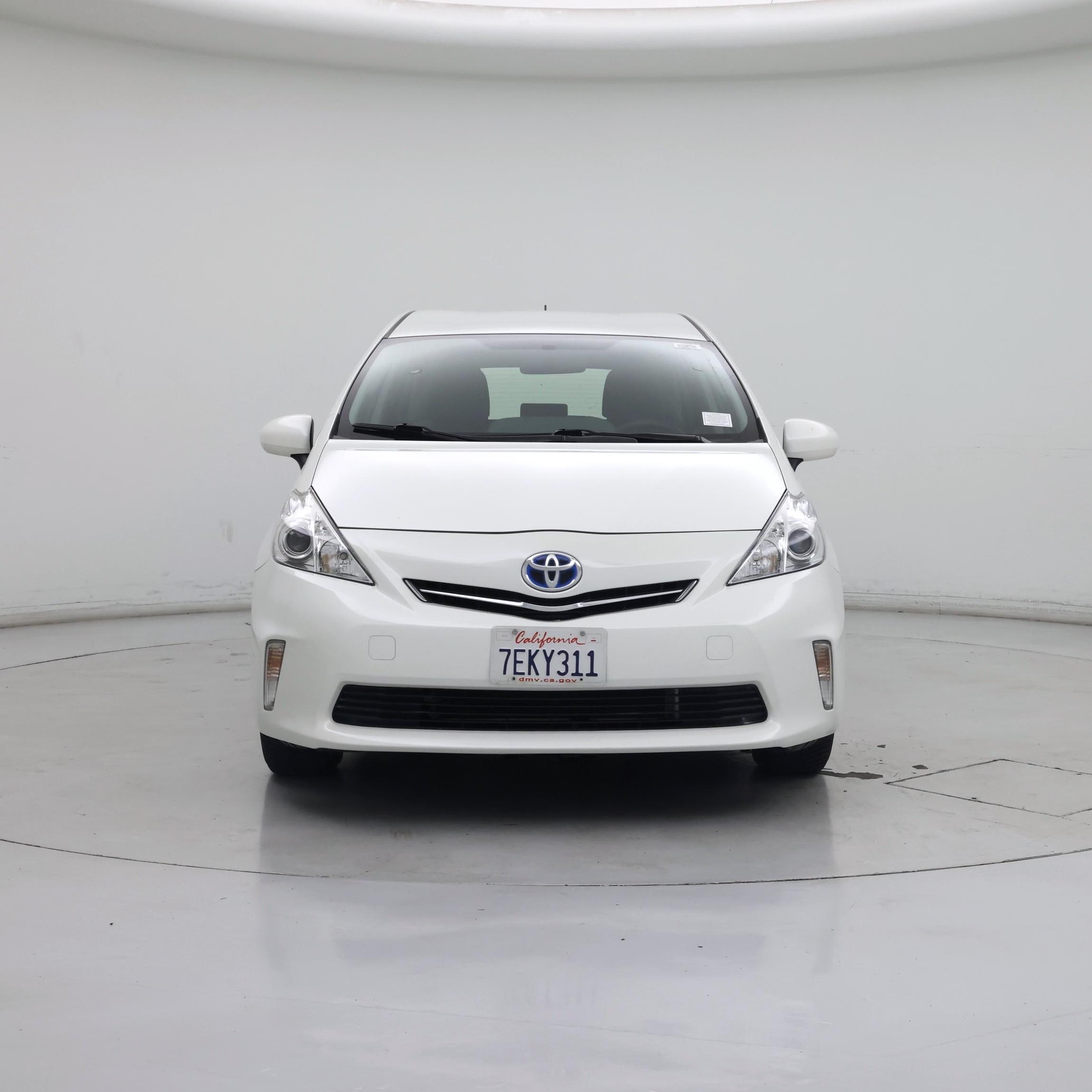 Thumbnail: 2014 Toyota Prius v - 5