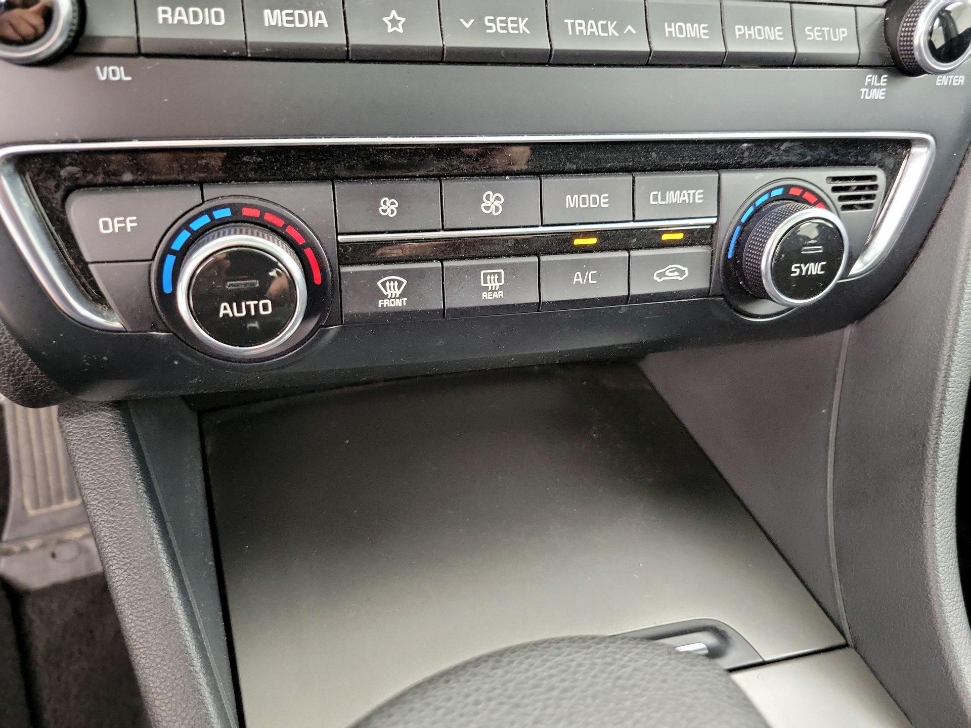 Thumbnail: 2019 Kia Optima - 16