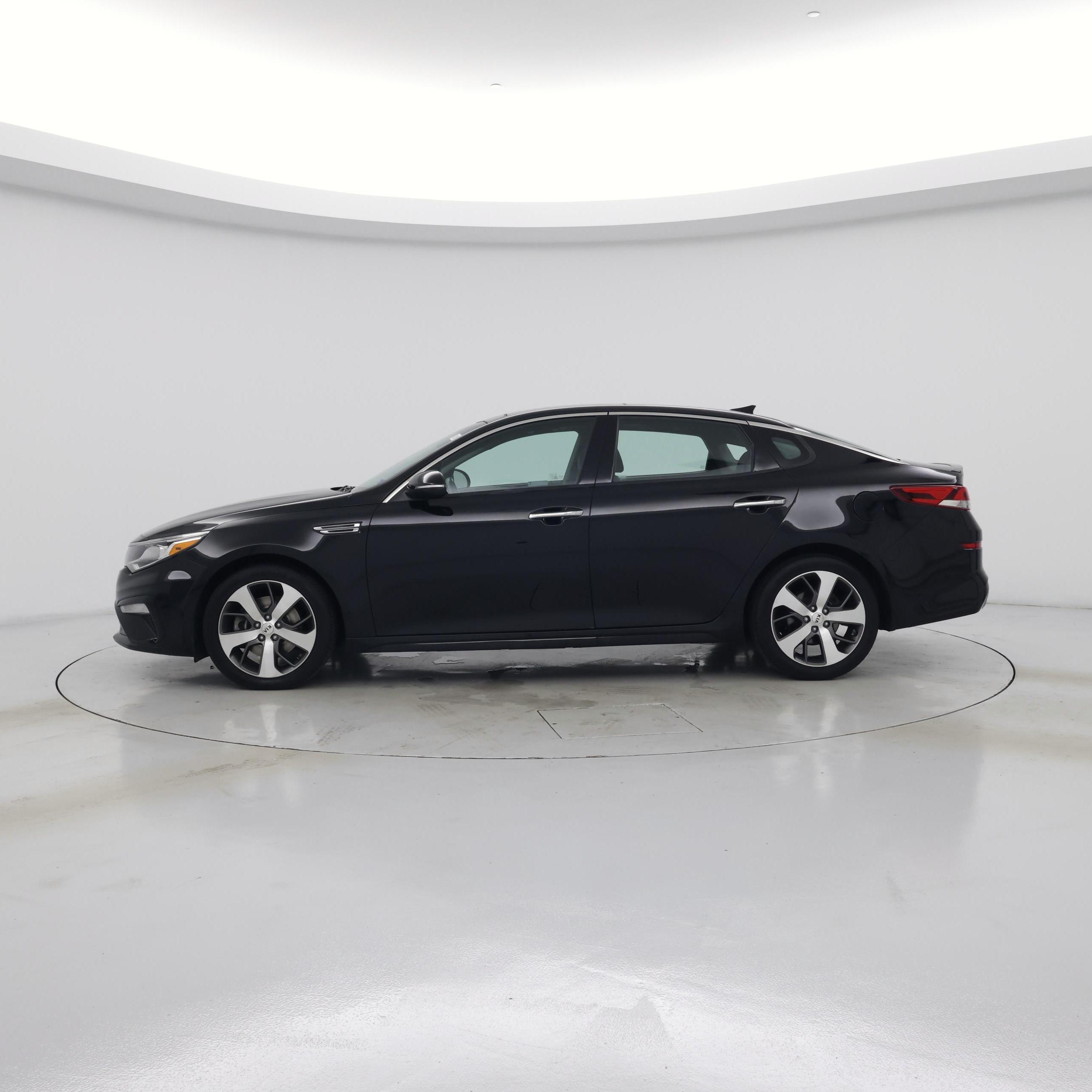 Thumbnail: 2019 Kia Optima - 3