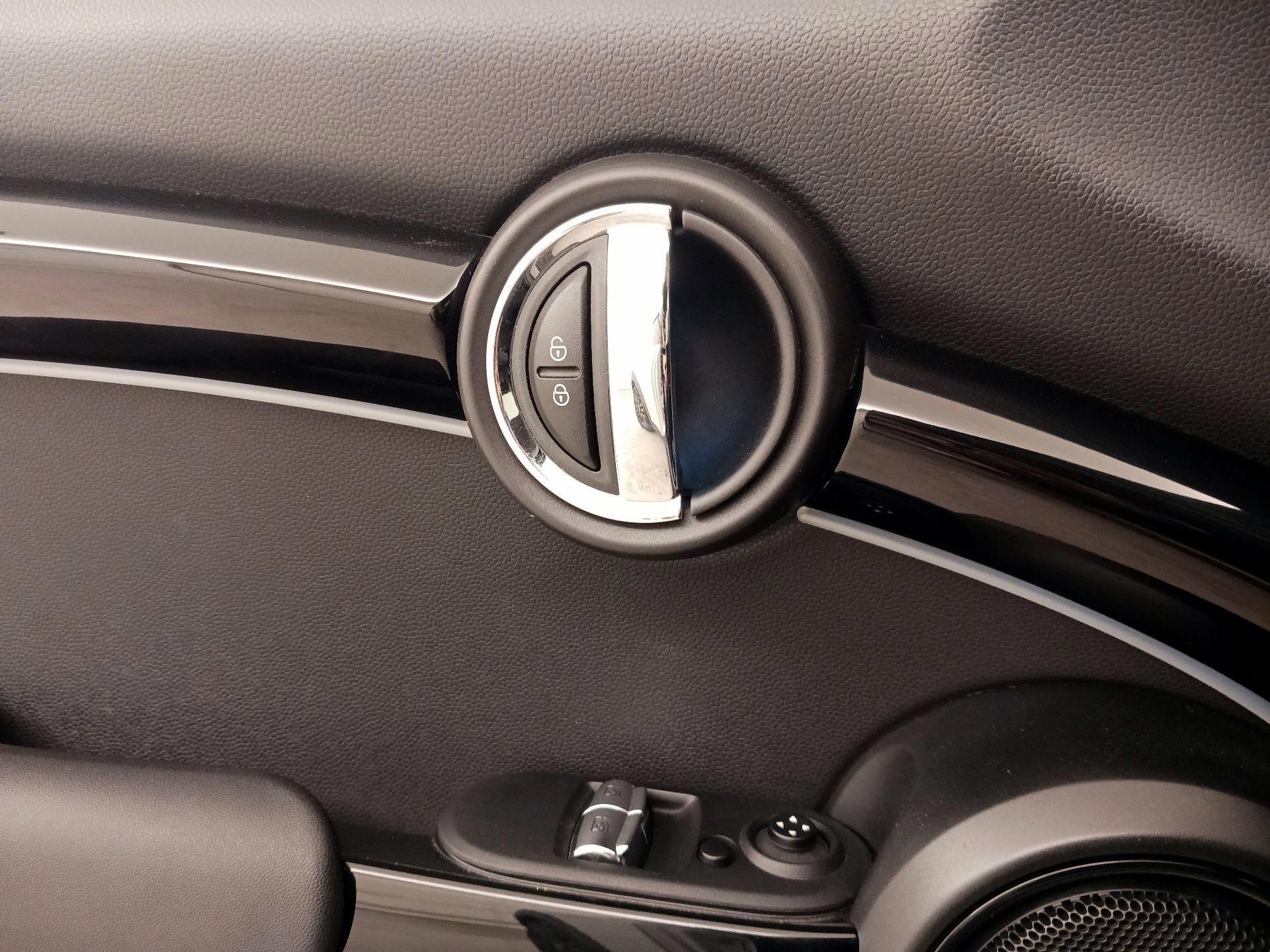 Thumbnail: 2022 MINI Cooper Hardtop - 12