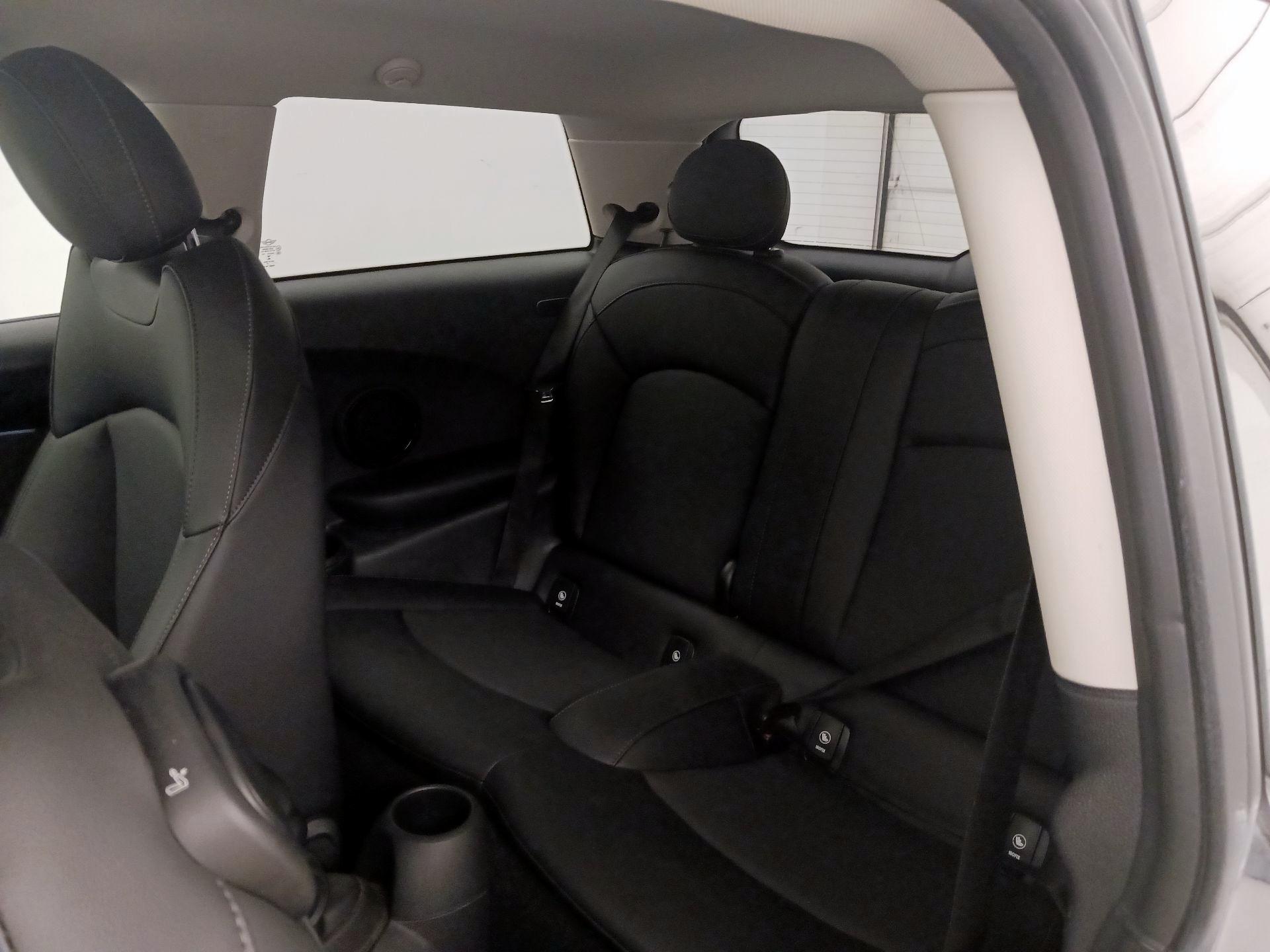 Thumbnail: 2022 MINI Cooper Hardtop - 20