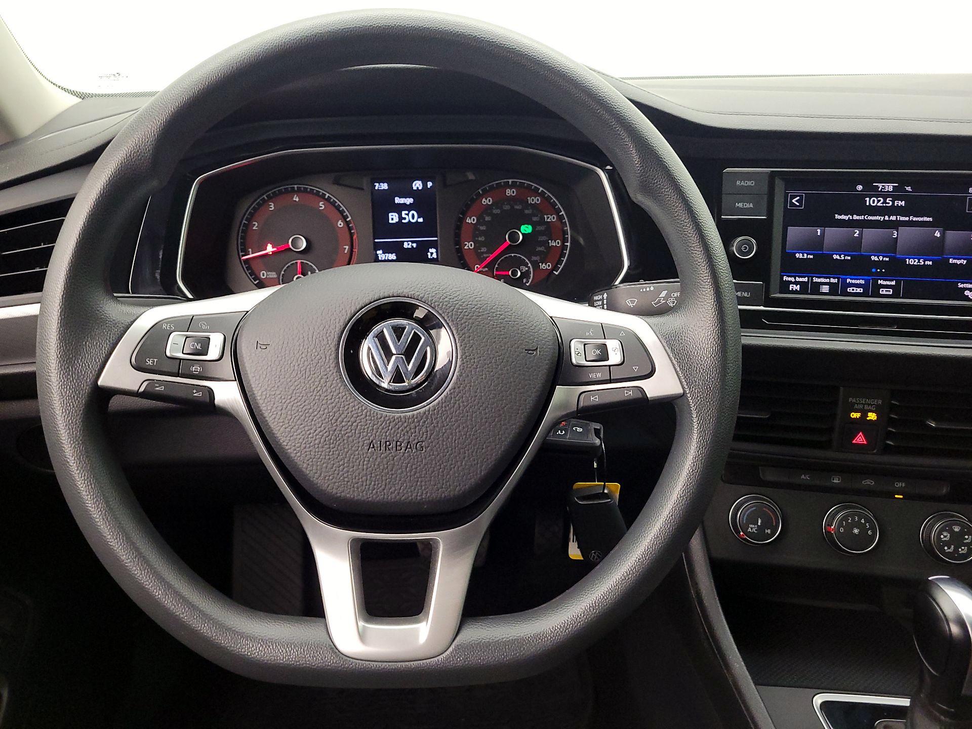 Thumbnail: 2021 Volkswagen Jetta - 10