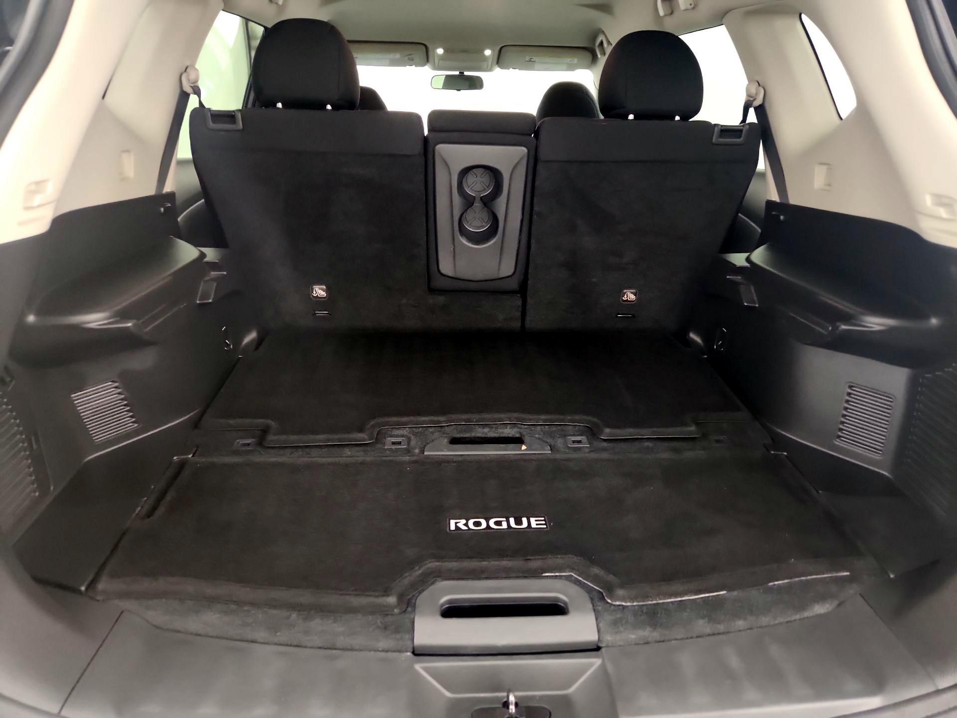Thumbnail: 2017 Nissan Rogue - 20