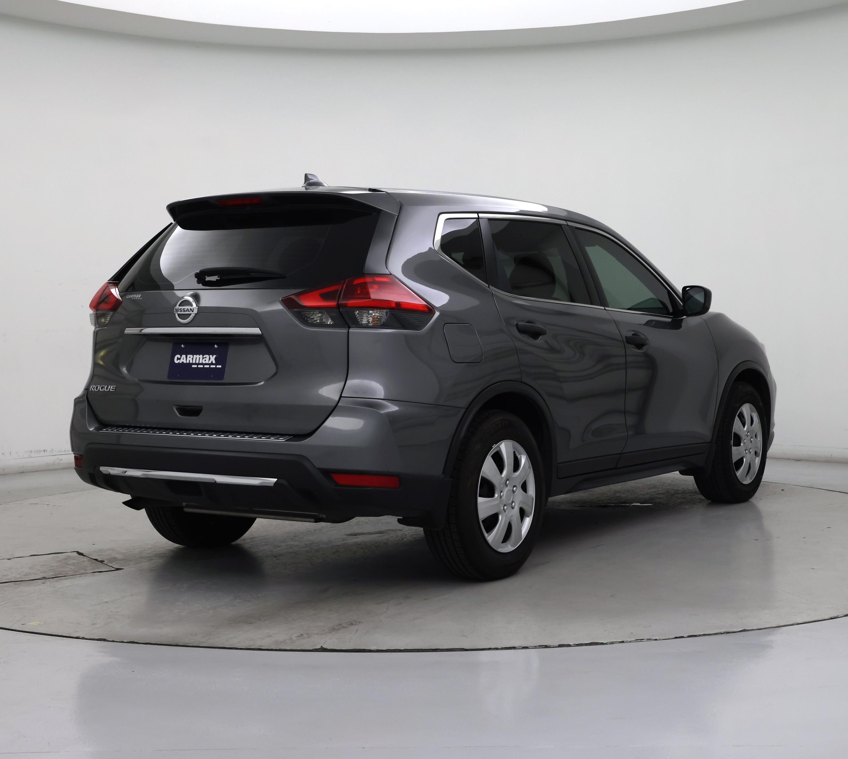 Thumbnail: 2017 Nissan Rogue - 8