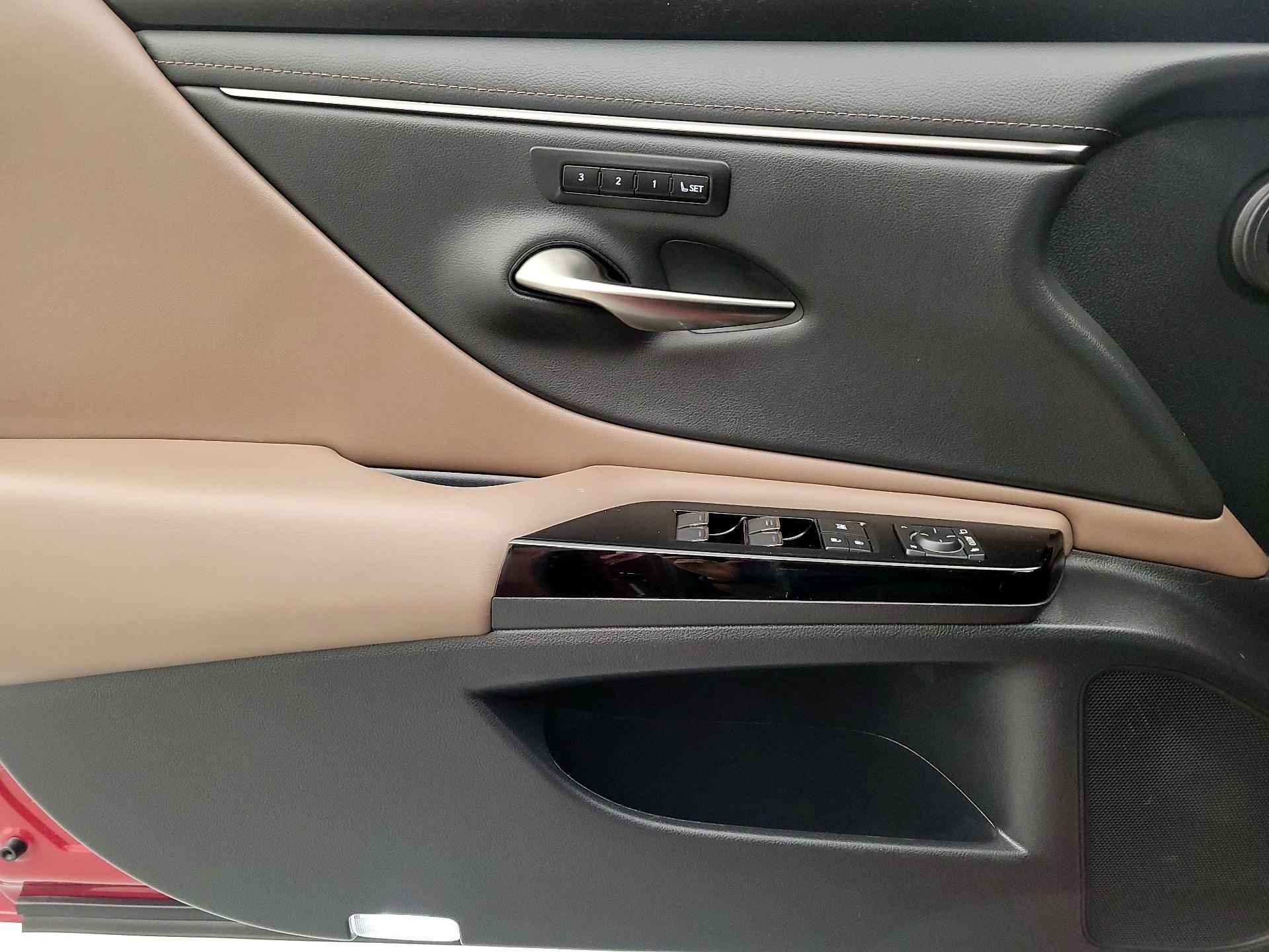 Thumbnail: 2023 Lexus ES - 12