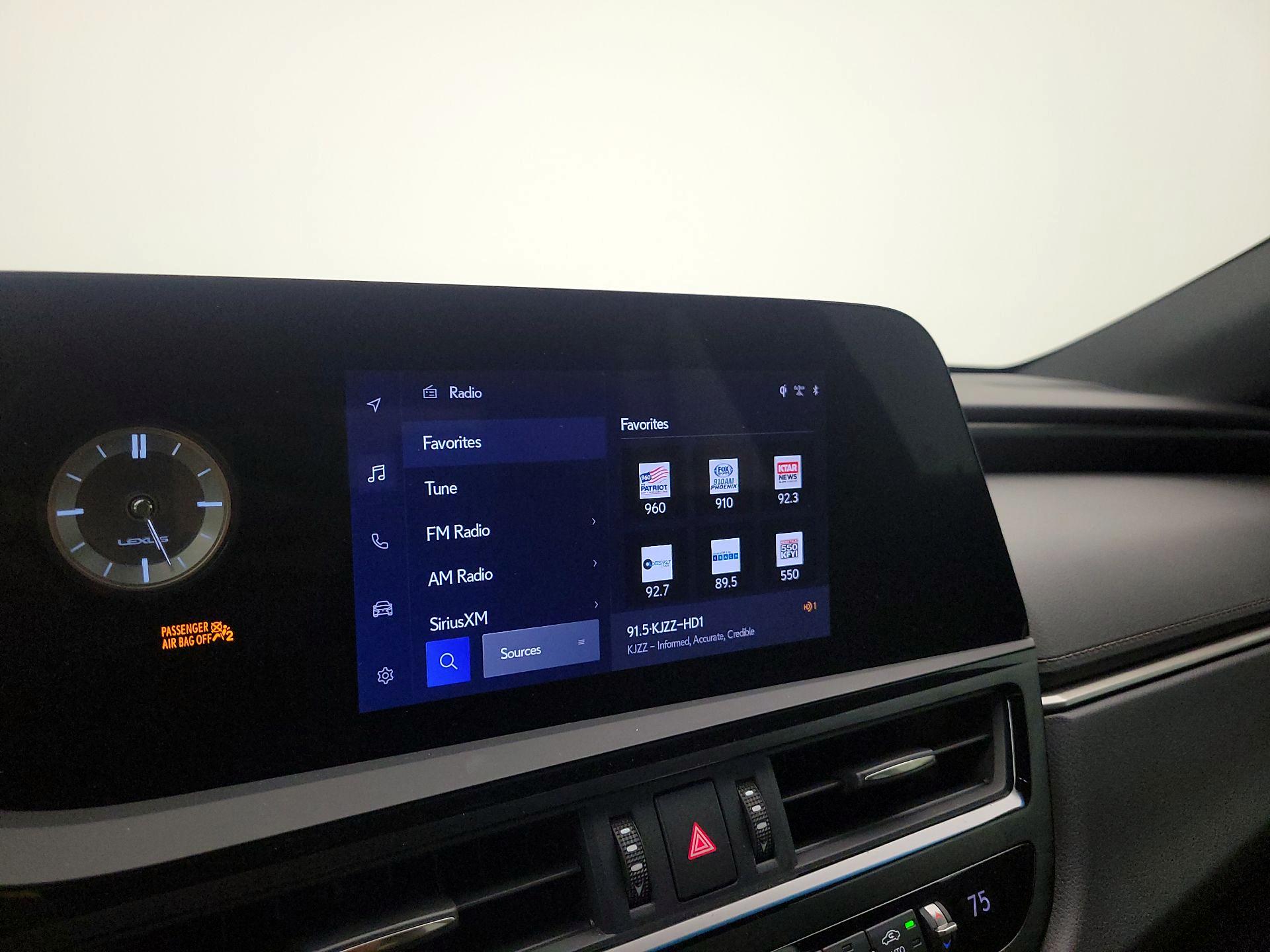 Thumbnail: 2023 Lexus ES - 15