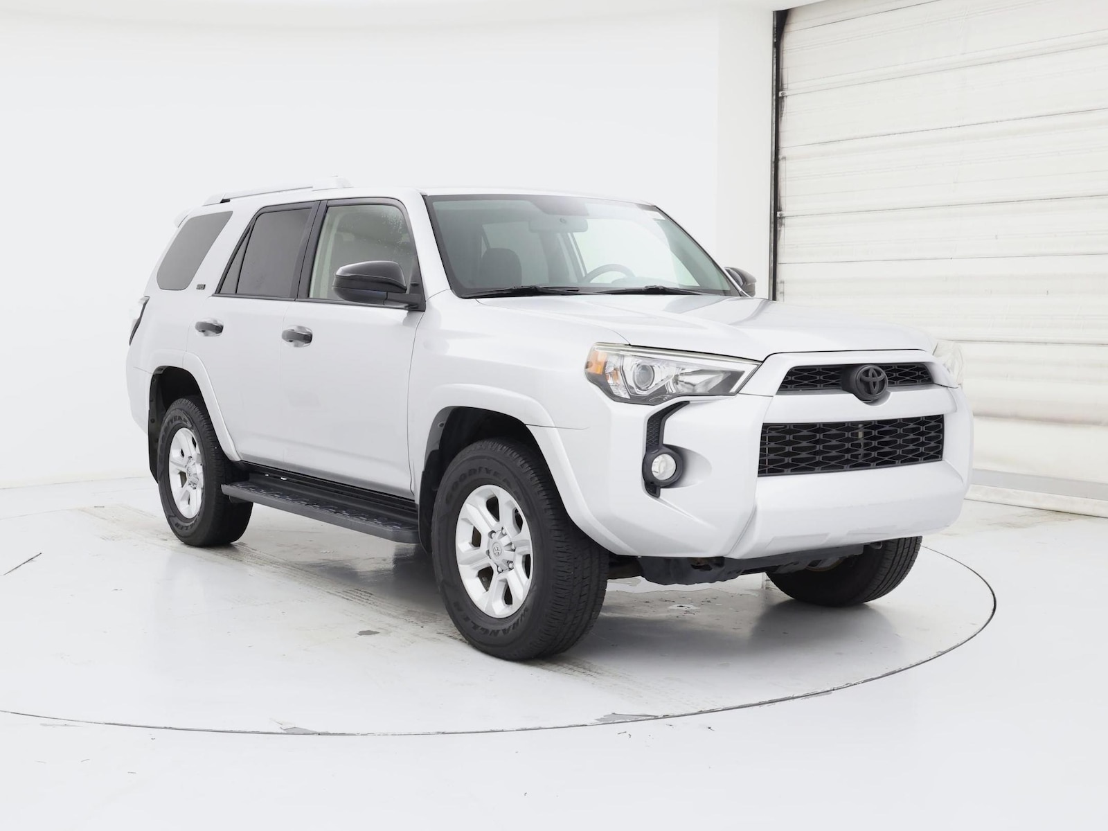 2015 Toyota 4Runner SR5 - Photo 2