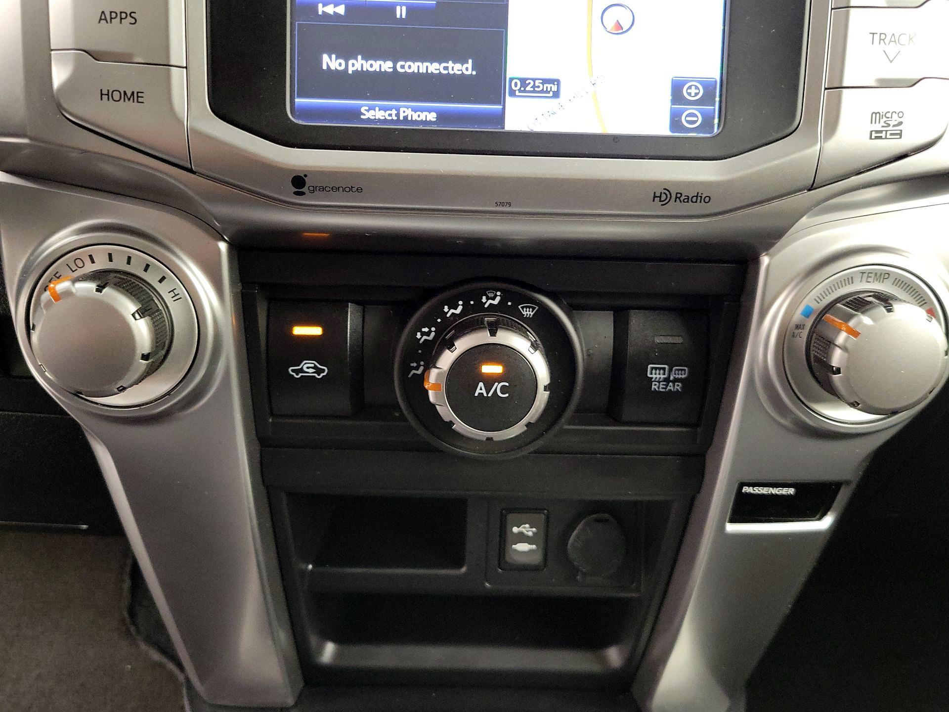 Thumbnail: 2015 Toyota 4Runner - 16
