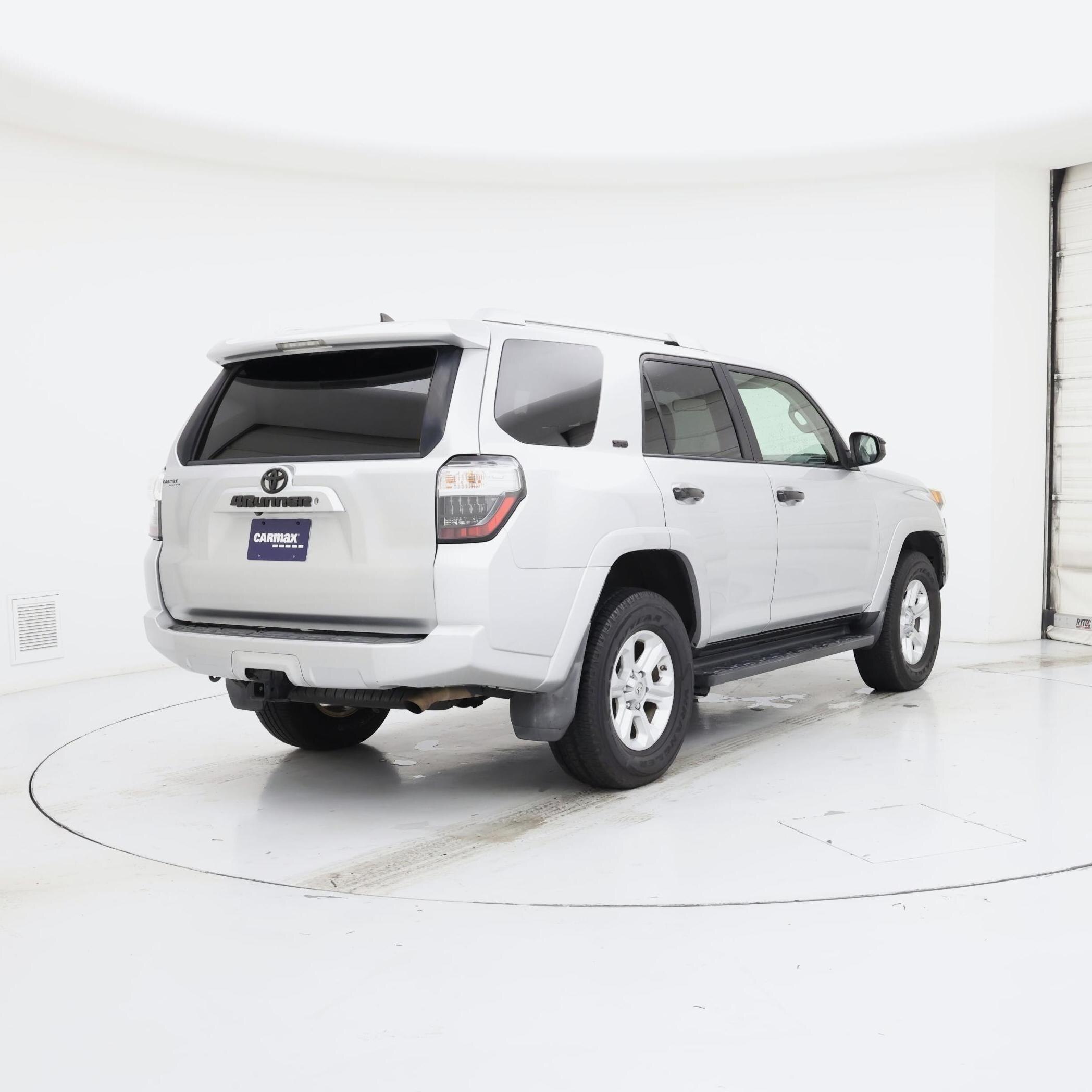 Thumbnail: 2015 Toyota 4Runner - 8