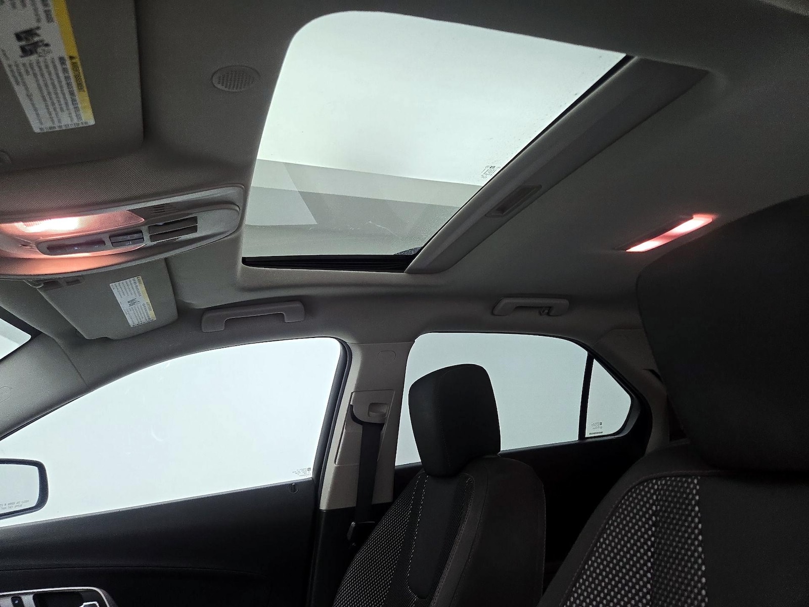 Sunroof(s) & Overhead Airbags