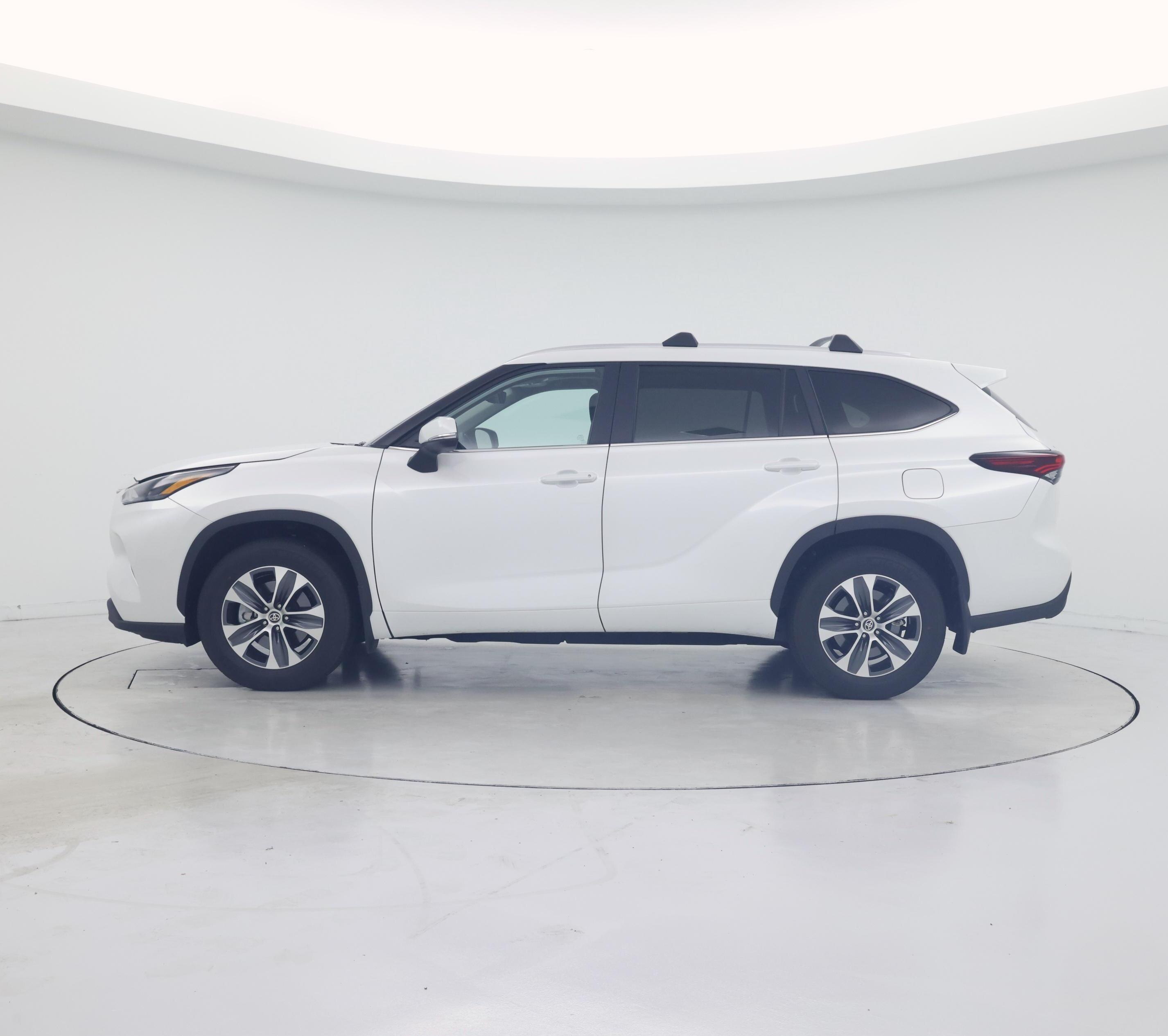 Thumbnail: 2026 Toyota Highlander - 3