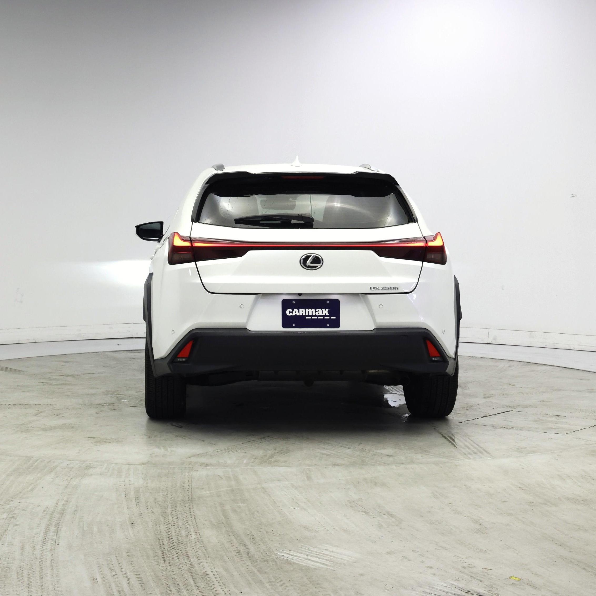 Thumbnail: 2024 Lexus UX - 6