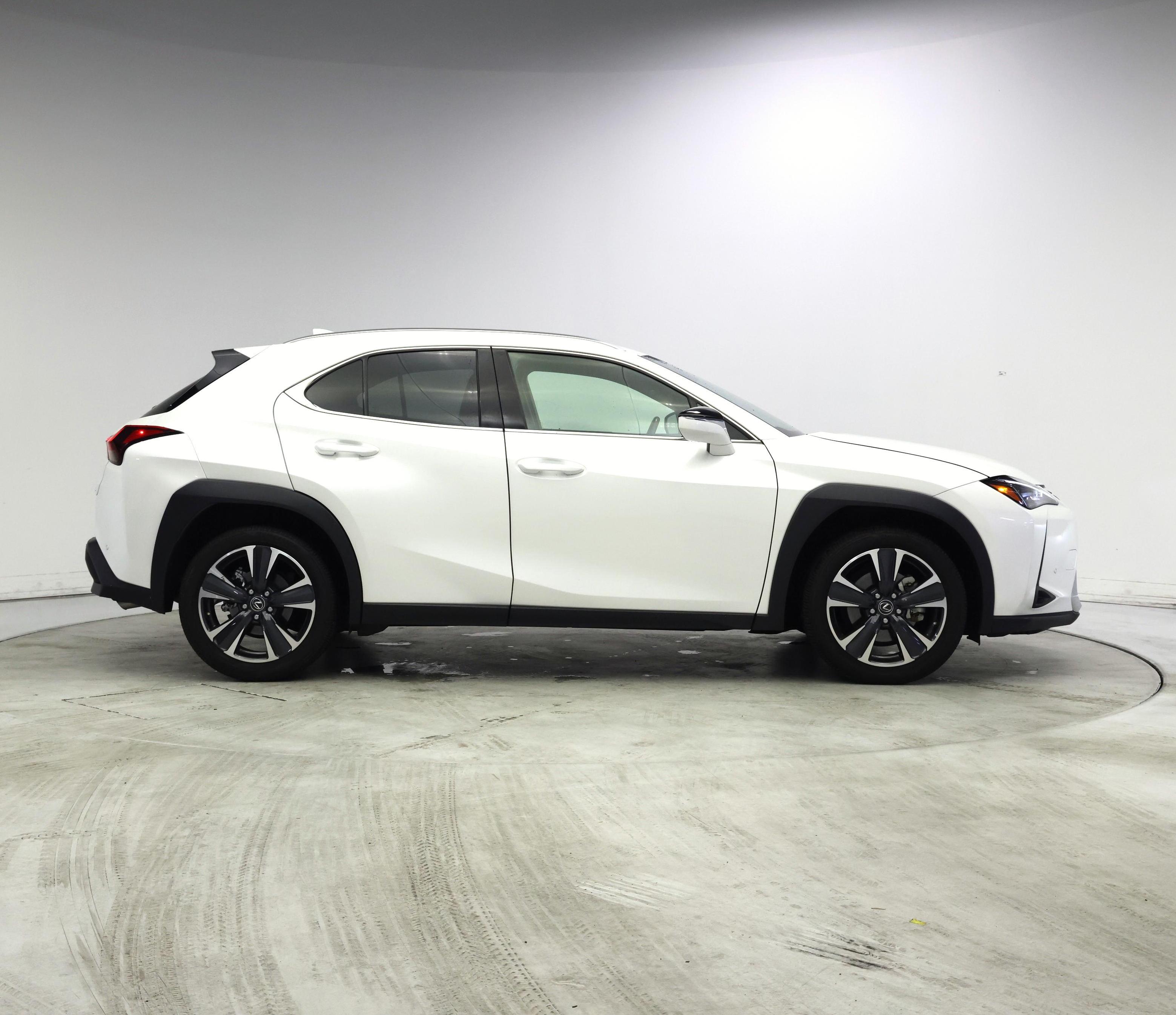 Thumbnail: 2024 Lexus UX - 7