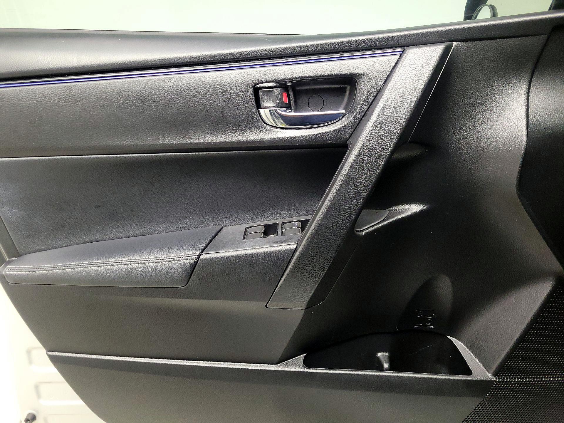 Thumbnail: 2018 Toyota Corolla - 12