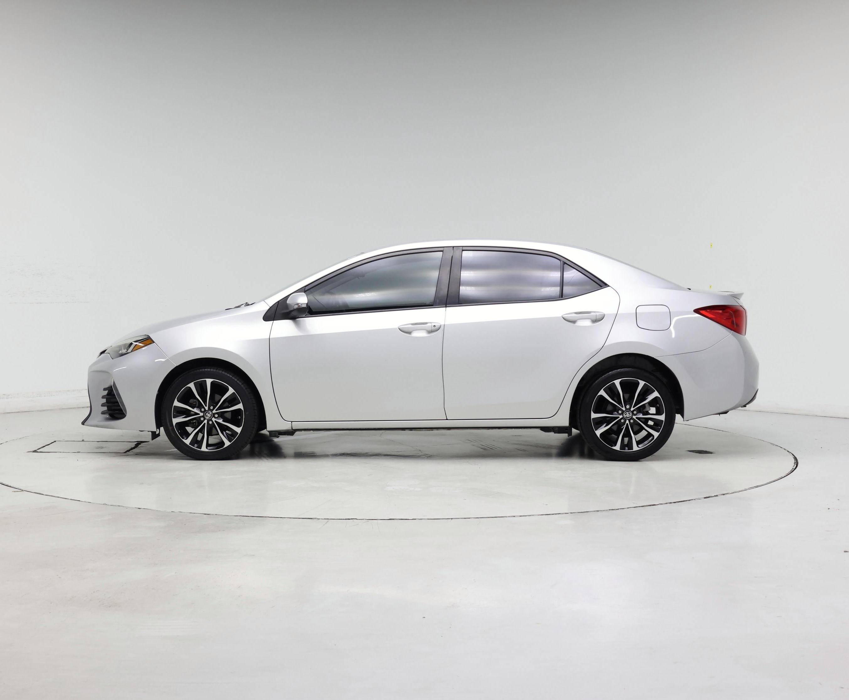 Thumbnail: 2018 Toyota Corolla - 3