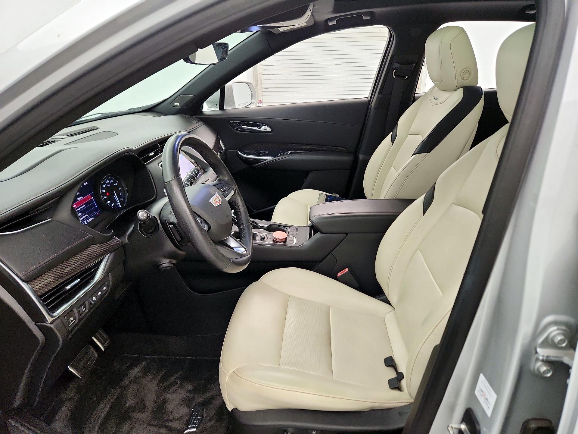 Thumbnail: 2020 Cadillac XT4 - 11