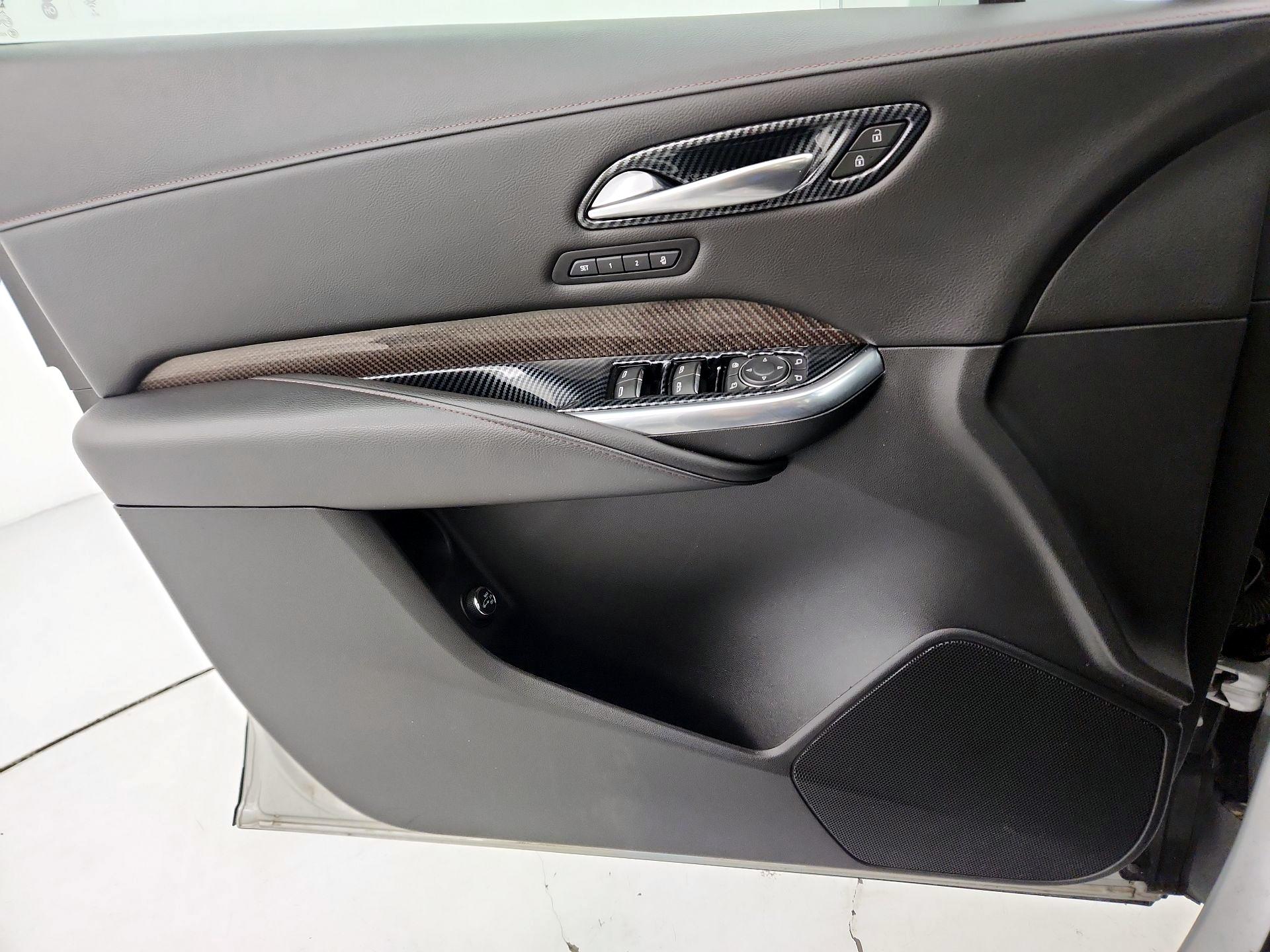 Thumbnail: 2020 Cadillac XT4 - 12