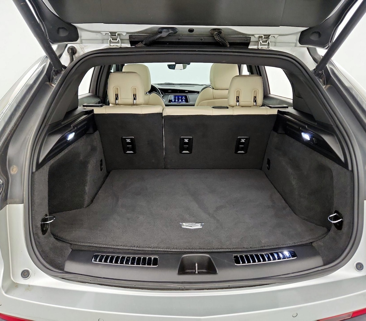 Trunk/Cargo (Seats Up)