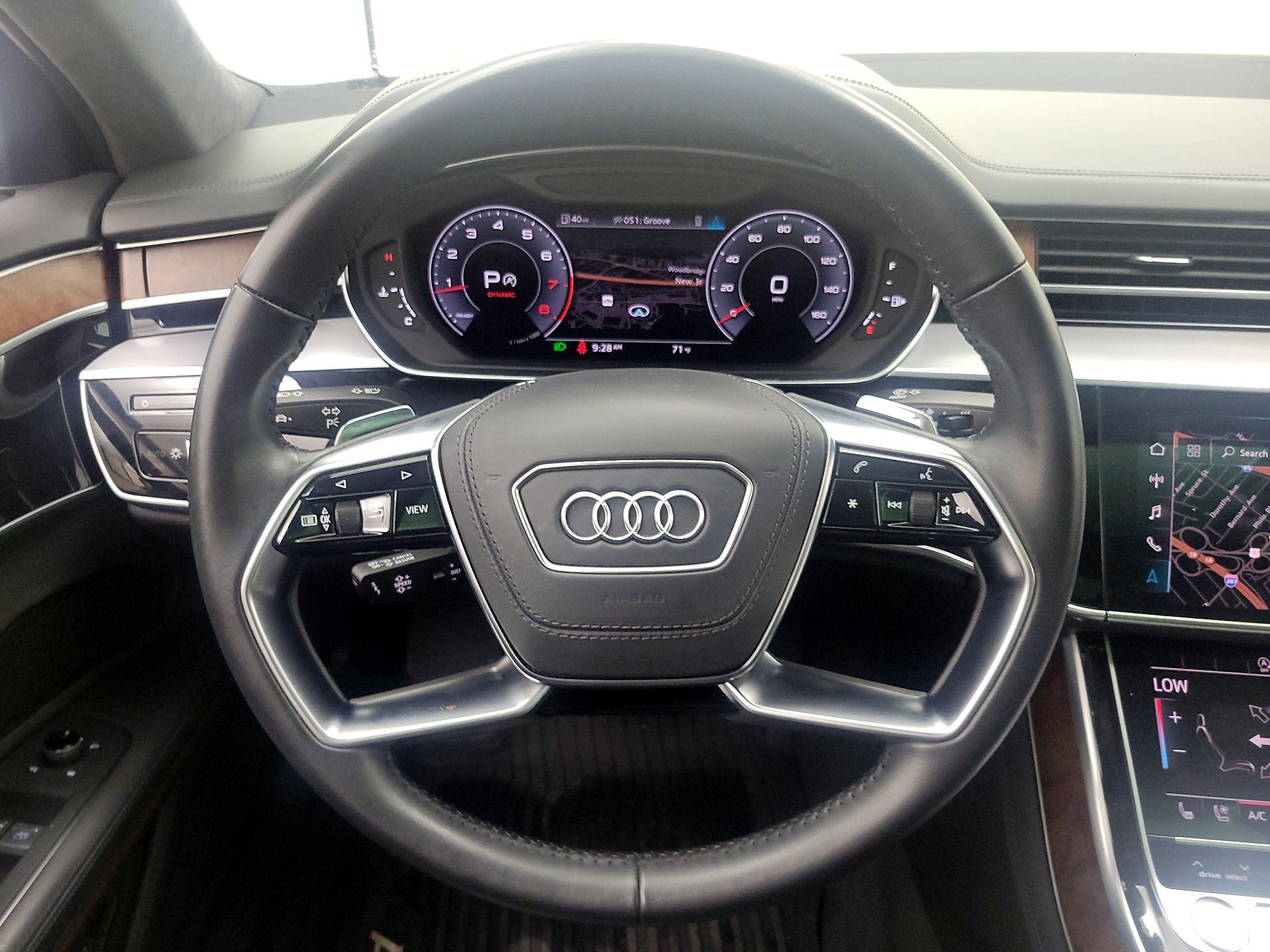 Thumbnail: 2020 Audi A8 - 10